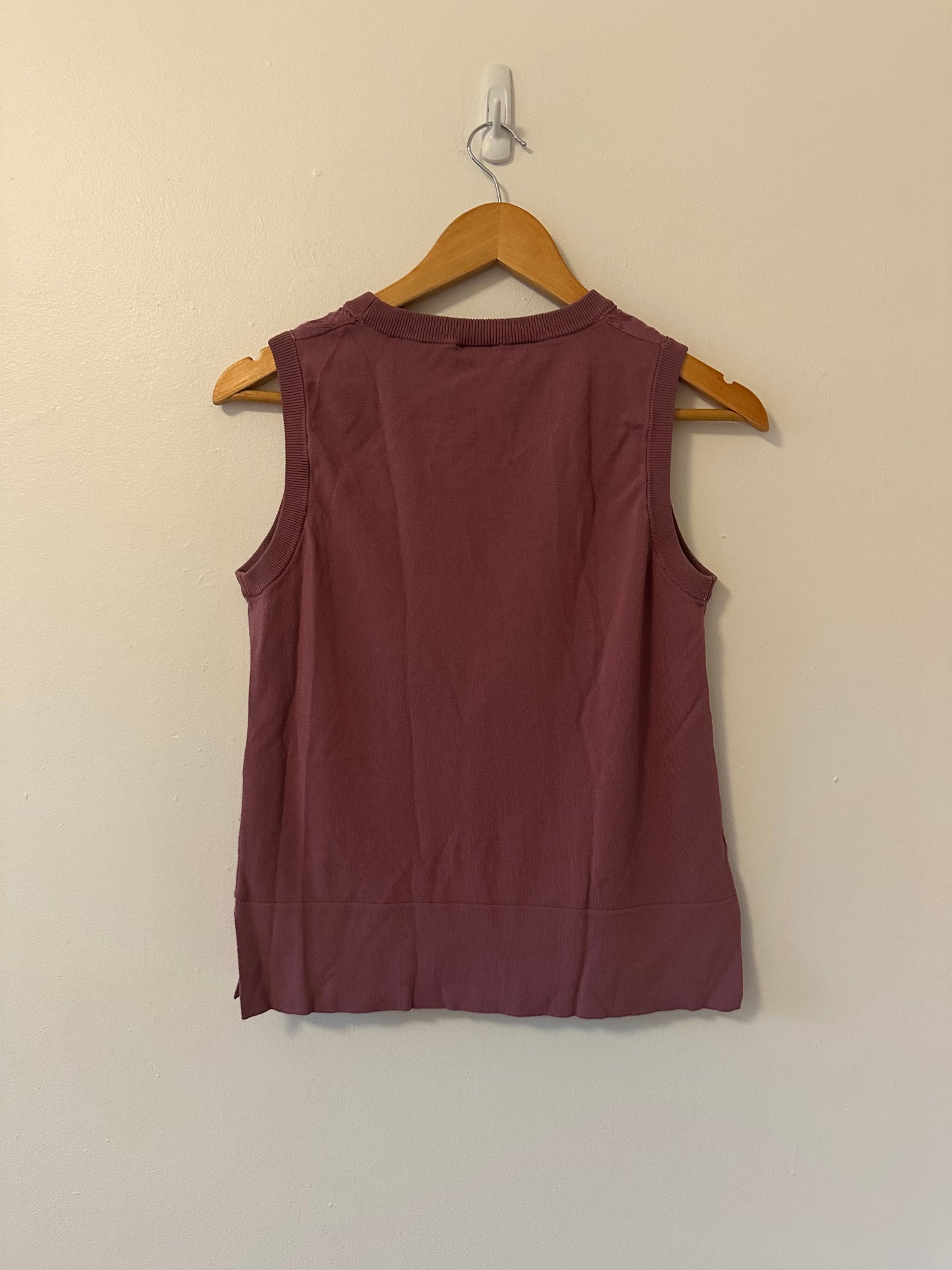 Ann Taylor - Sleeveless Plum Embroidered Rose Muscle Tank Top | Size Small