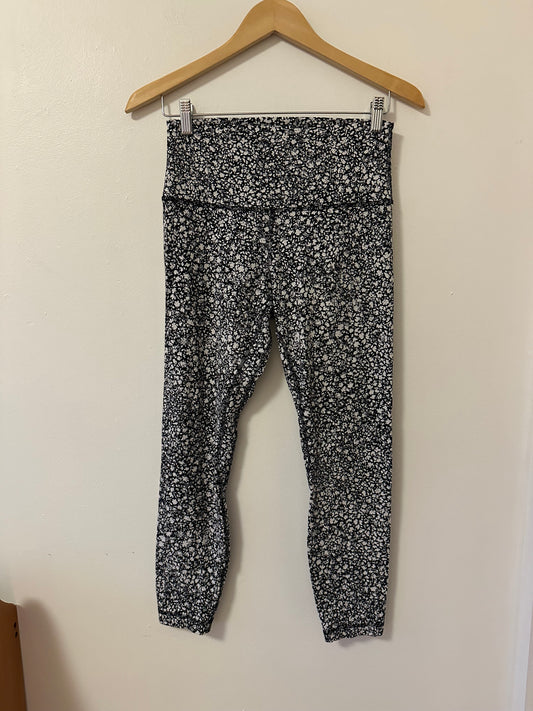 Lululemon Align High-Rise Crop 23" Venture In Floral Alpine White Black | Size 8