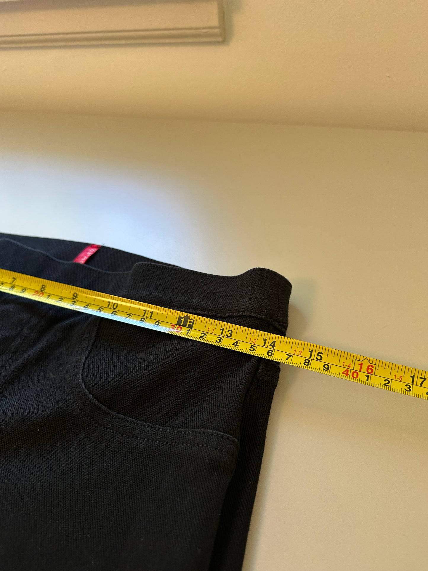 SPANX - SPANXshape™ EveryWear Ankle Skinny Jeans in Clean Black | Size M