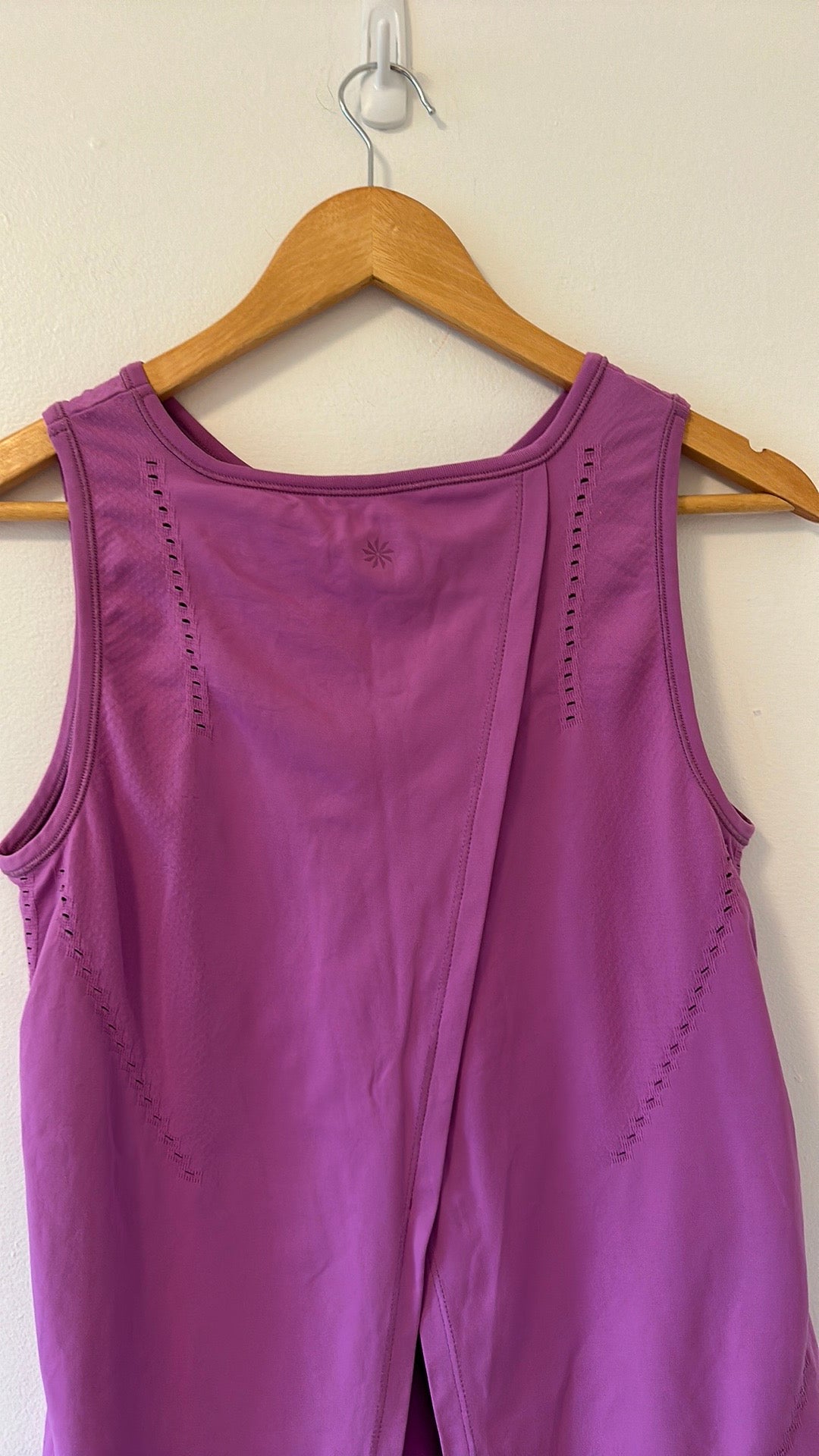 Athleta Foothill Sleeveless Open Back Workout Top in Fuschia - Size Medium