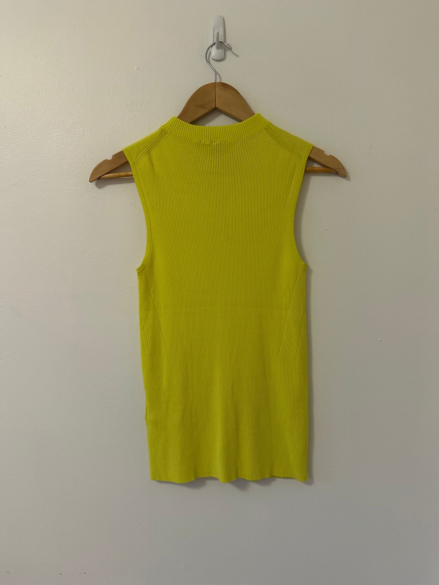 Boss Ribbed Yellow Sleeveless Mock Neck Tank Top | Size Large