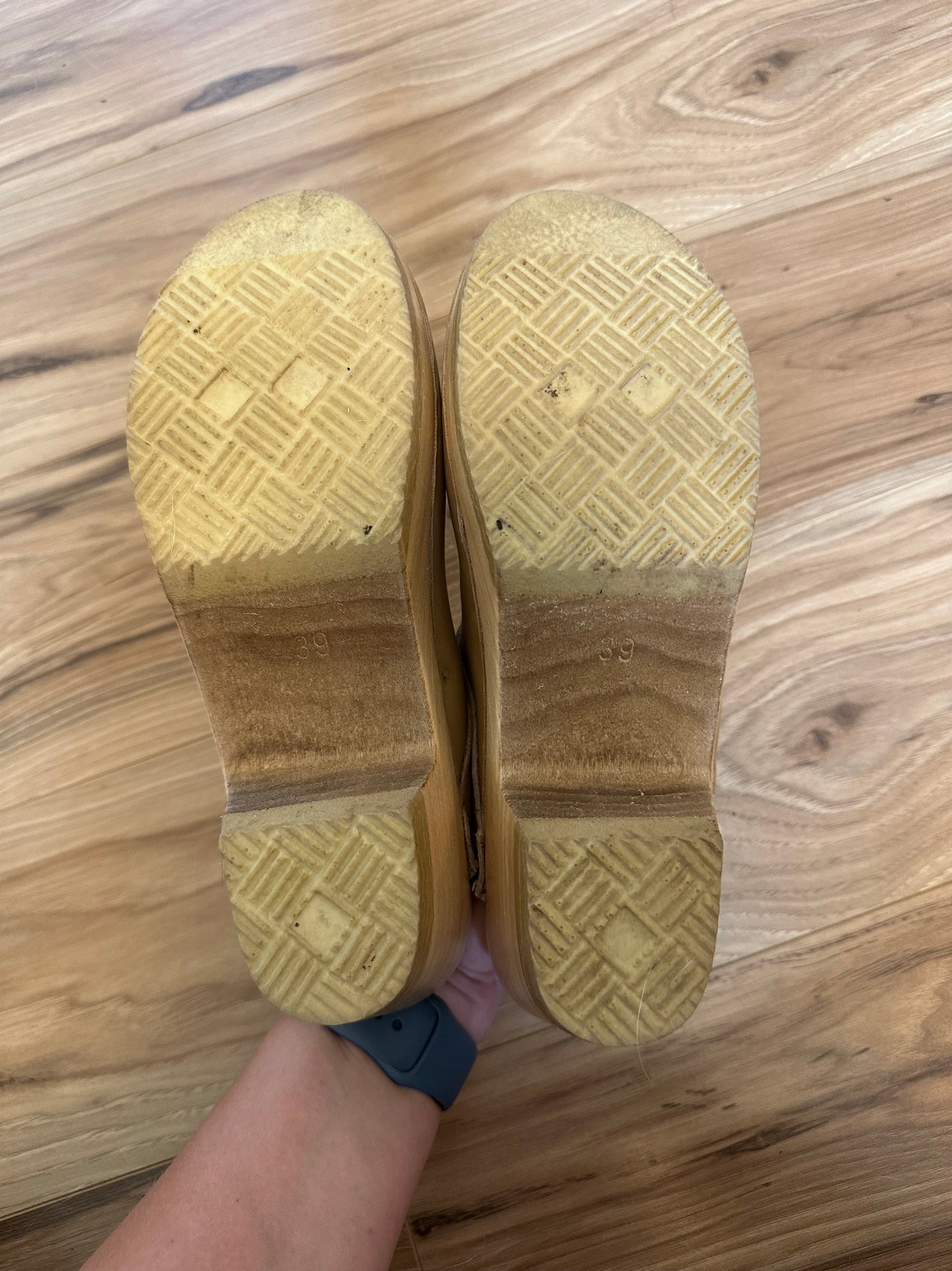 No. 6 Old School Clog on Mid Heel in Bone Size 39