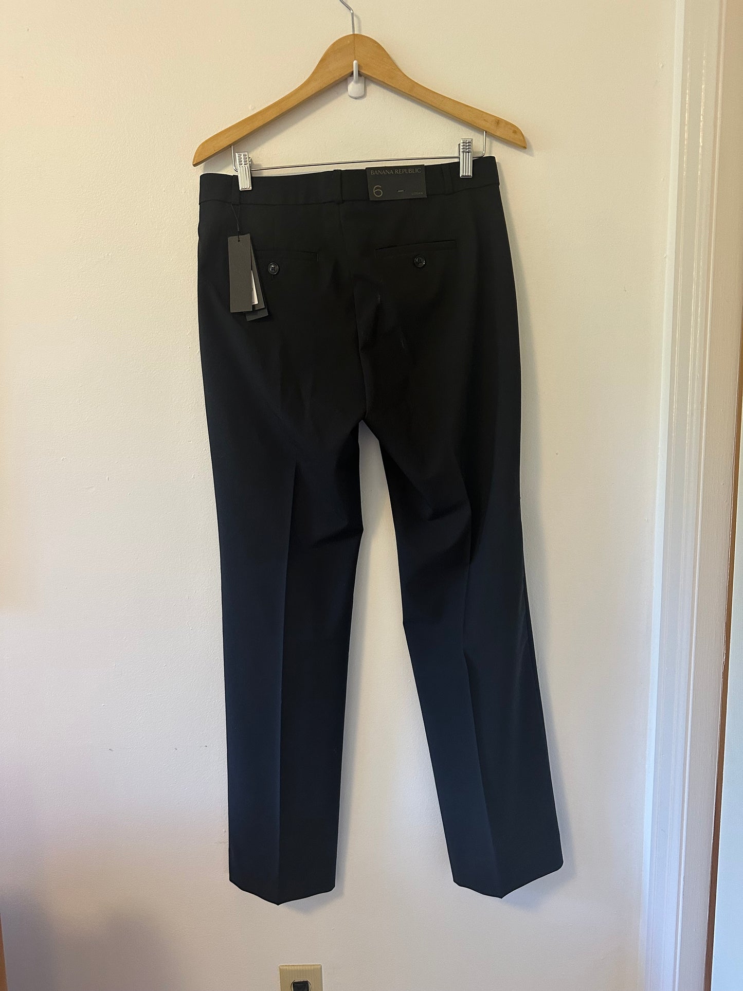 Banana Republic - NWT Logan Black Mid Rise Straight Leg Wool Trousers | Size 6