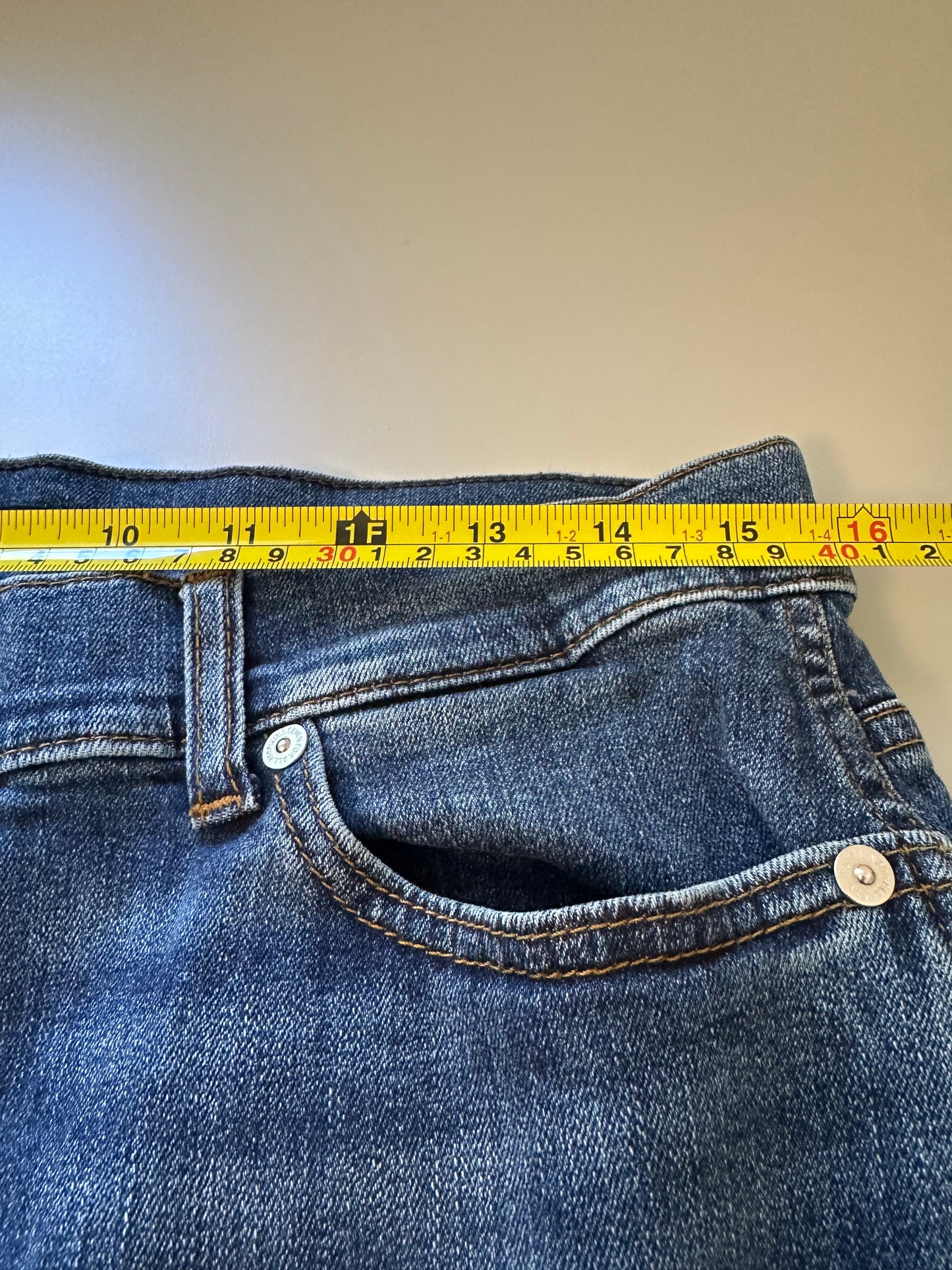 7 For All Mankind High Waist Slim Kick Jukebox with Hem Studs | Size 32