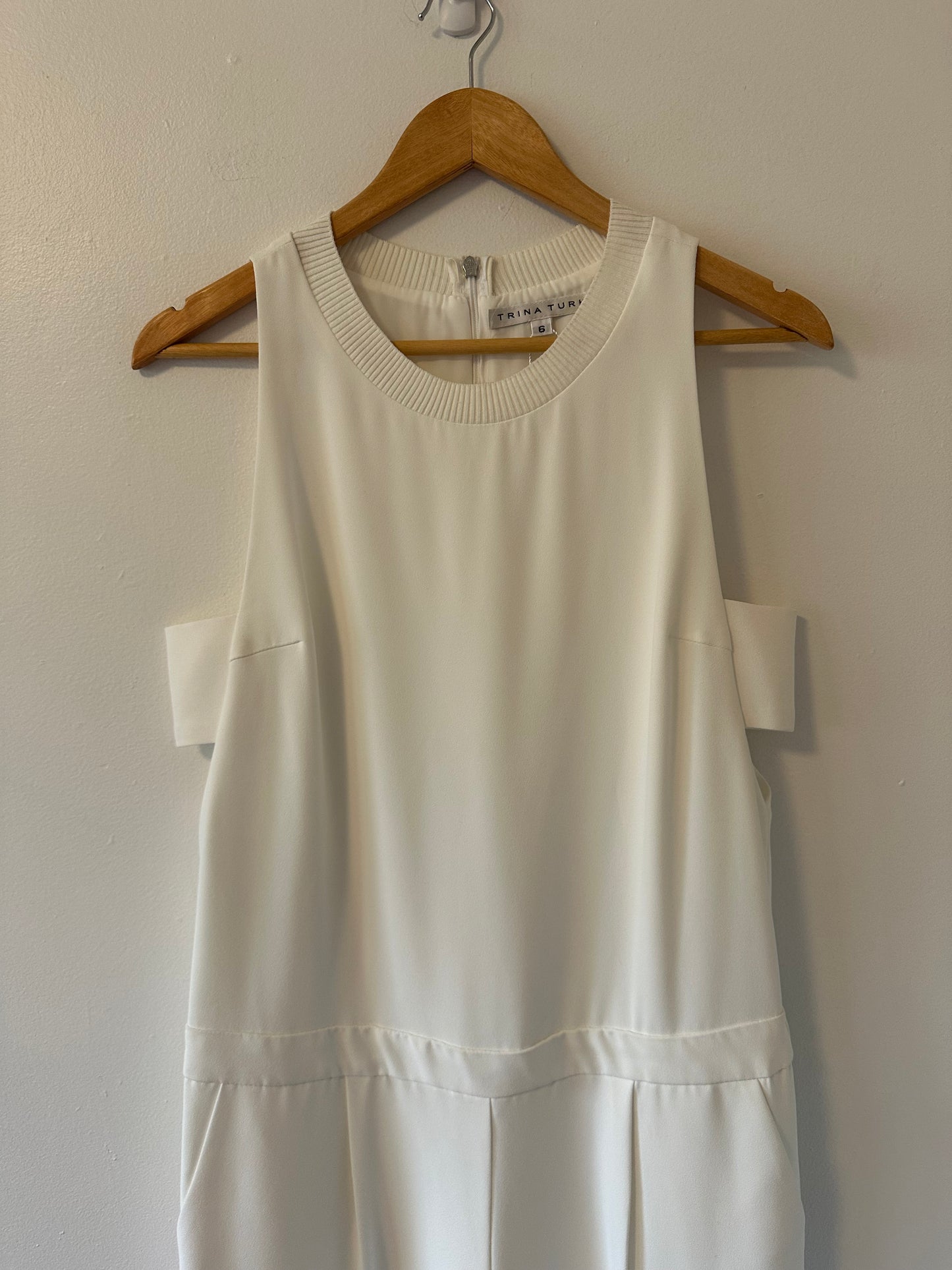 NWT Trina Turk White Paper Cut Sleeveless Jumpsuit | Size 6