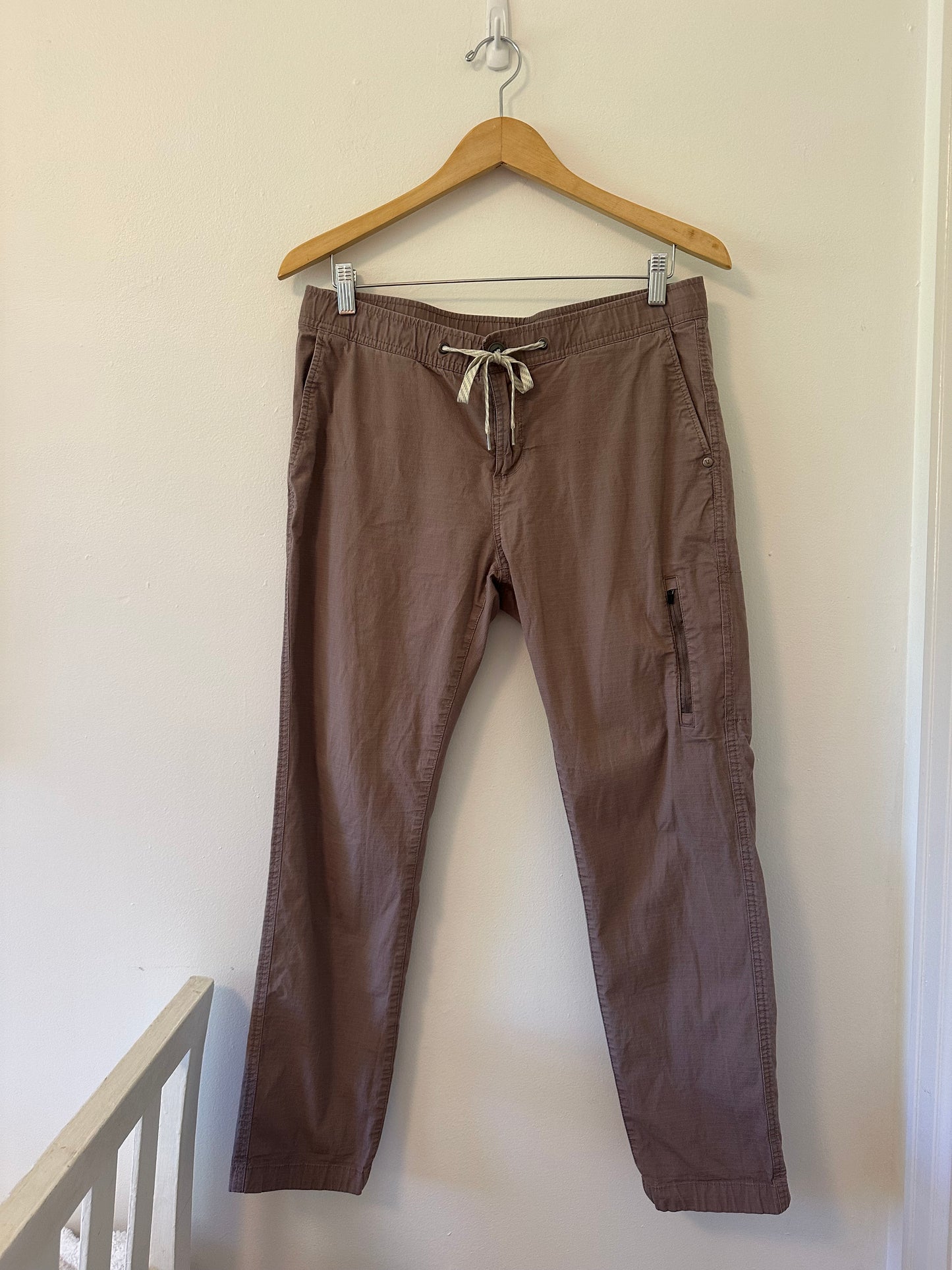 Vuori Ripstop Pants in Mauve - Size Large