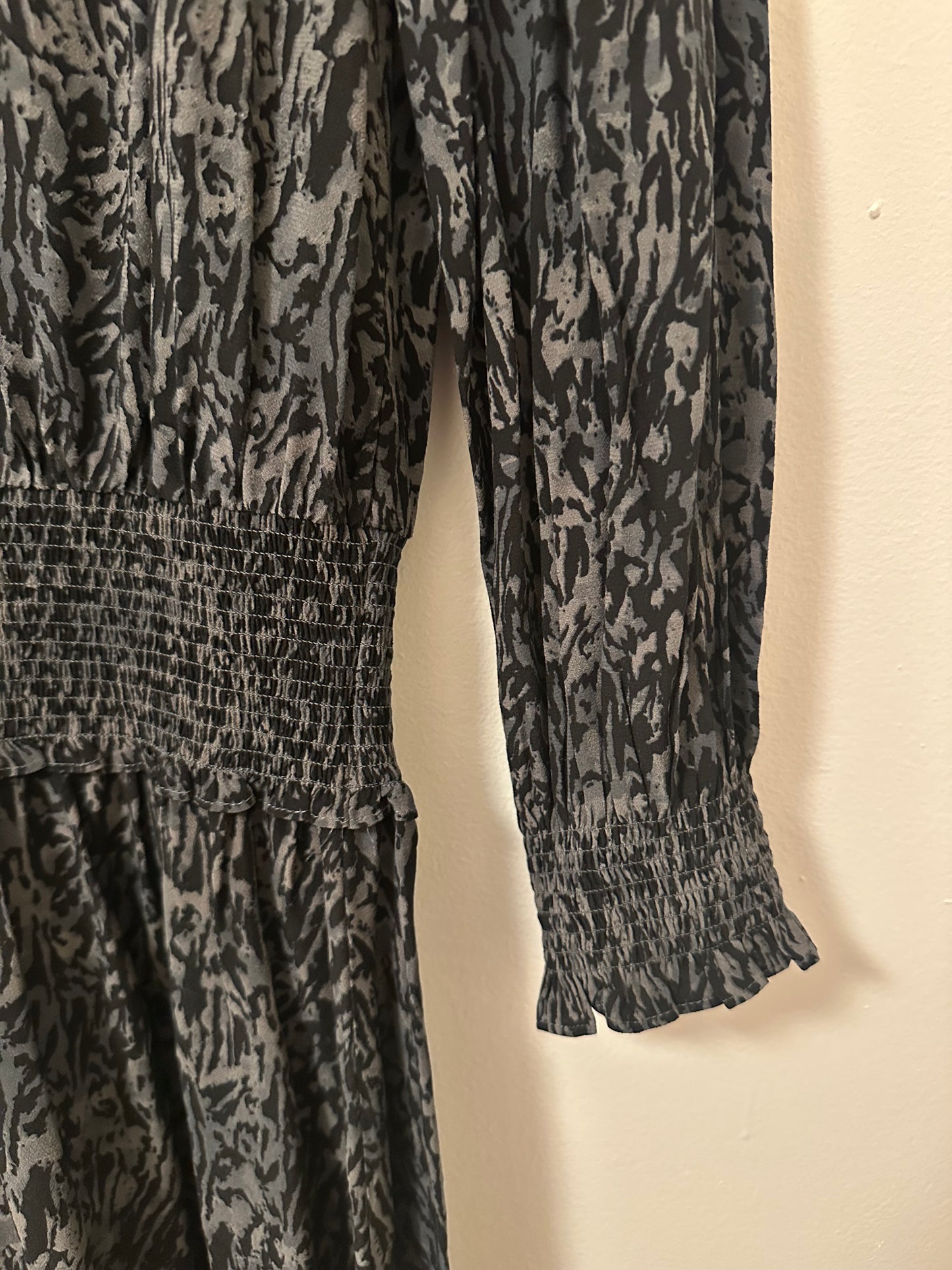NWT Rails Zana Smocked Blouson Mini Dress in Abstract Animal Size Small