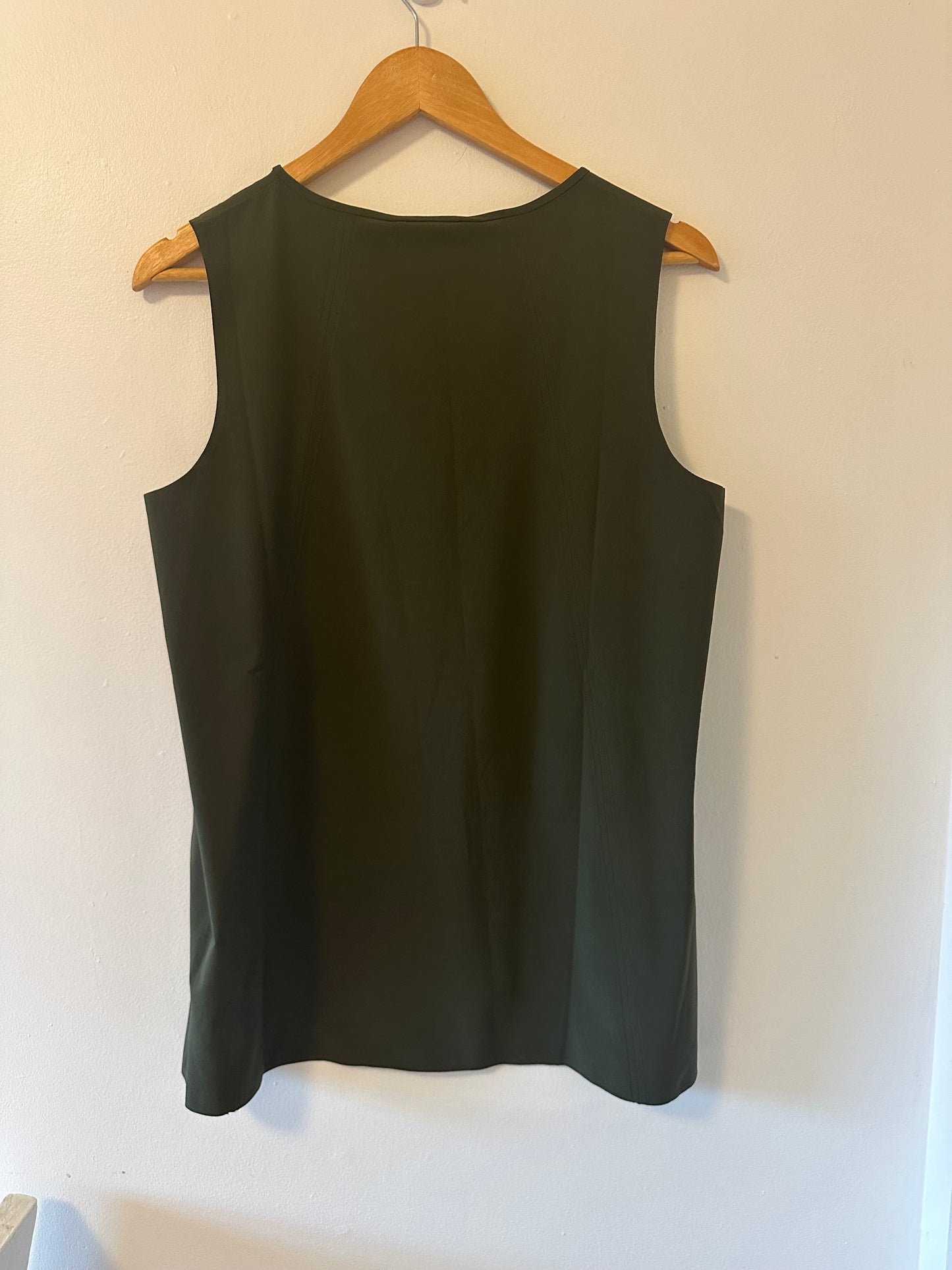 Athleta Zephyr Olive Green Sleeveless Tank Top - Size Medium