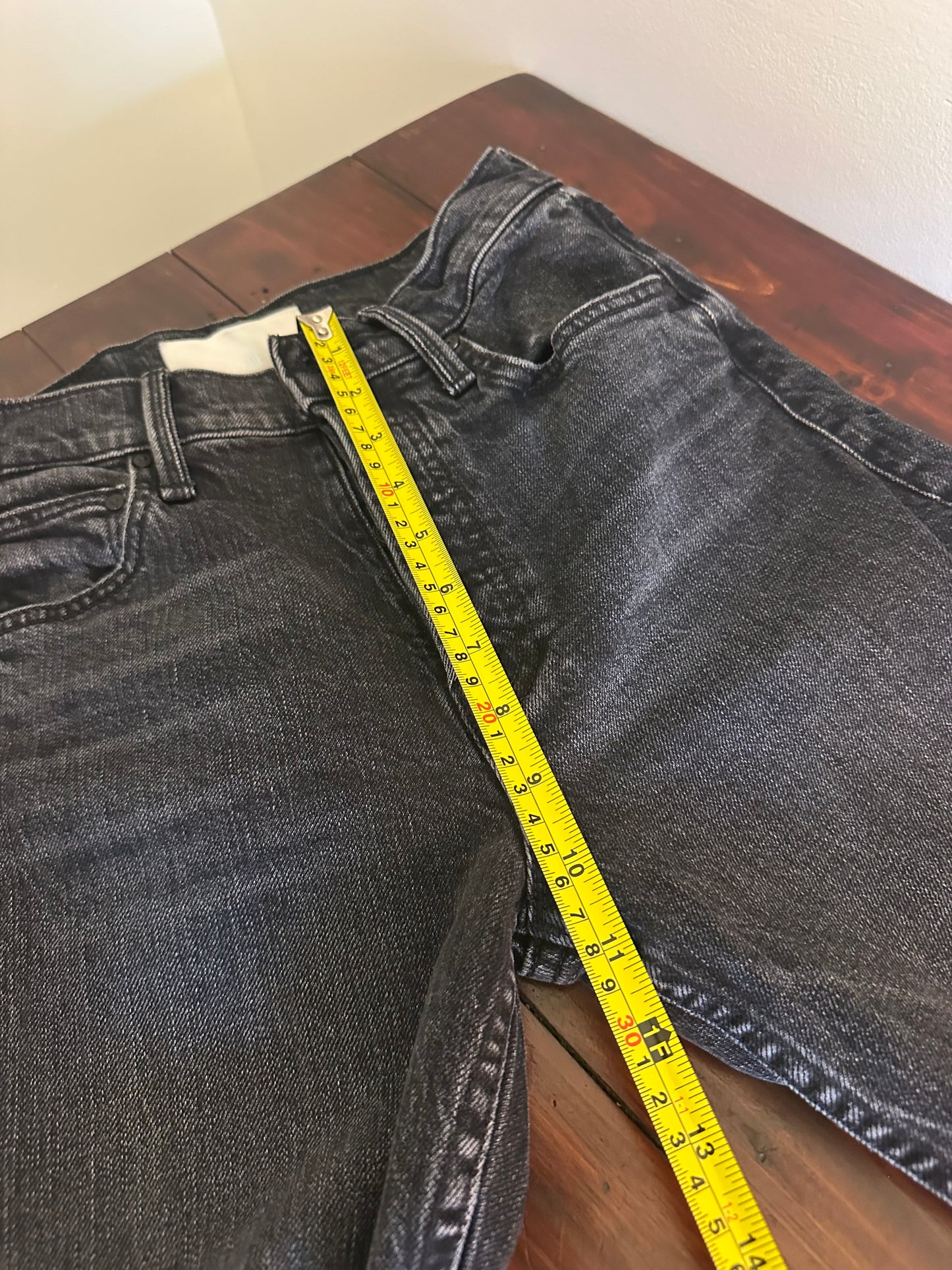 MOTHER The Tomcat Ankle Straight Leg Jeans in On The Fly - Size 24