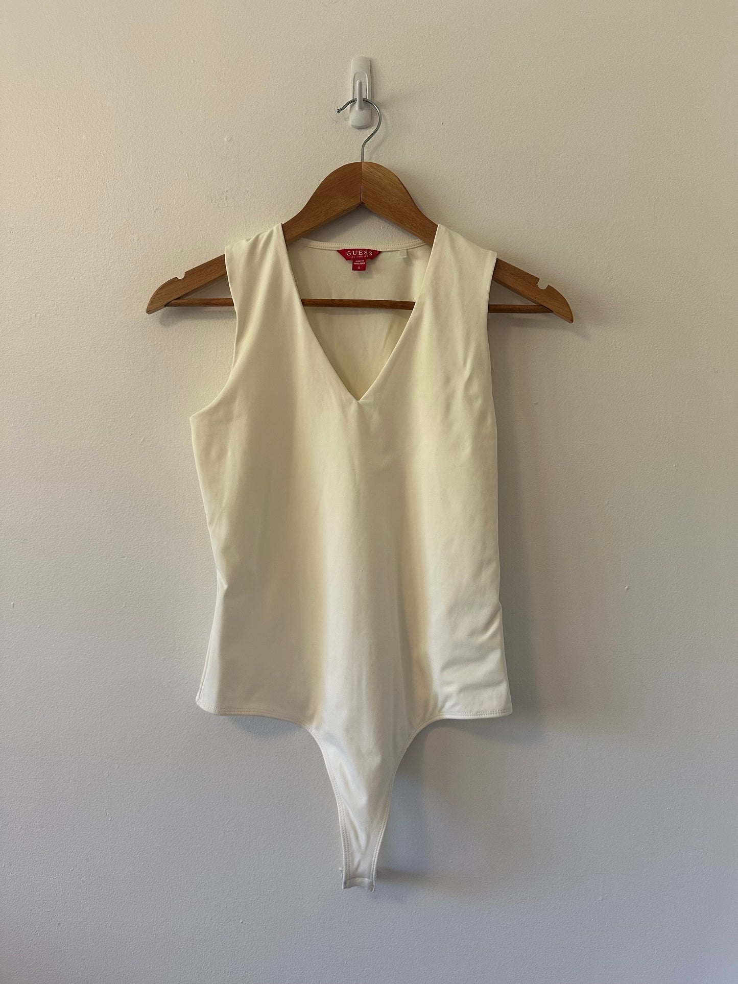 Guess Women's White V-Neck Smoothing Sleeveless Bodysuit | Size Small