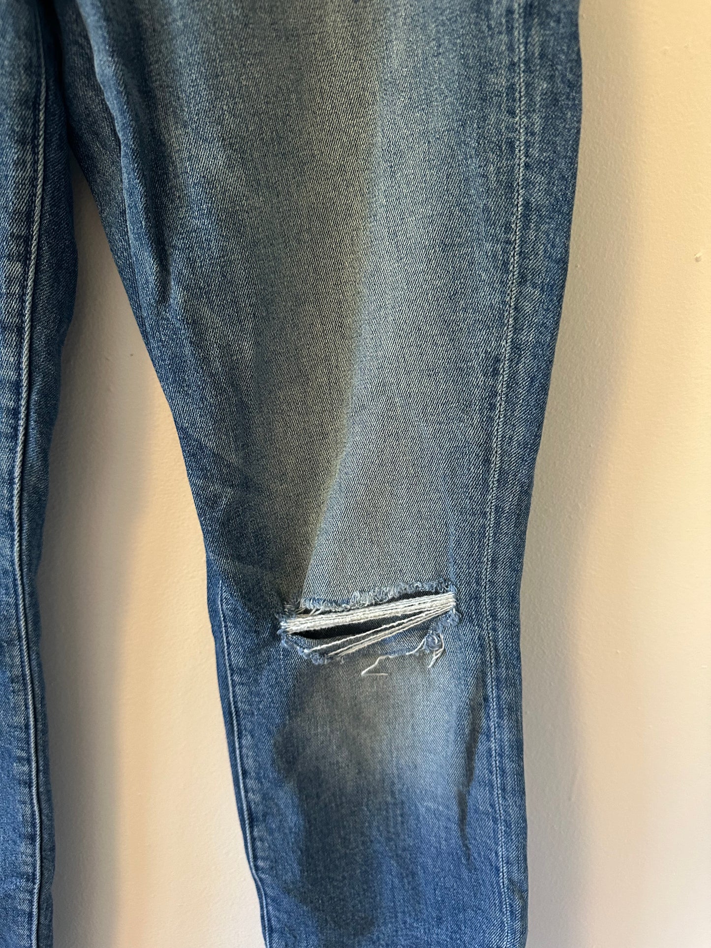 MOTHER High Waisted Looker Ankle Blue Cropped Jeans in Popism | Size 28