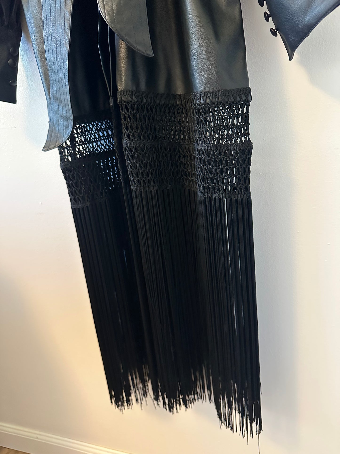 No Pise La Grama Black La Victoria Long-Sleeve Fringe Dress | Size 8