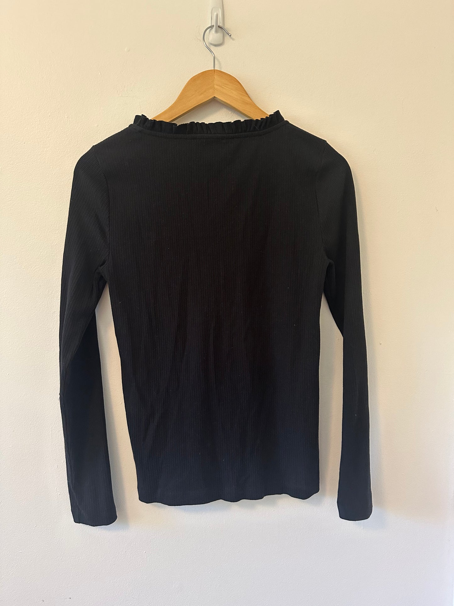 J. Crew - Vintage Ribbed Black Ruffled Long Sleeve Scoop Neck T-Shirt | Size Medium