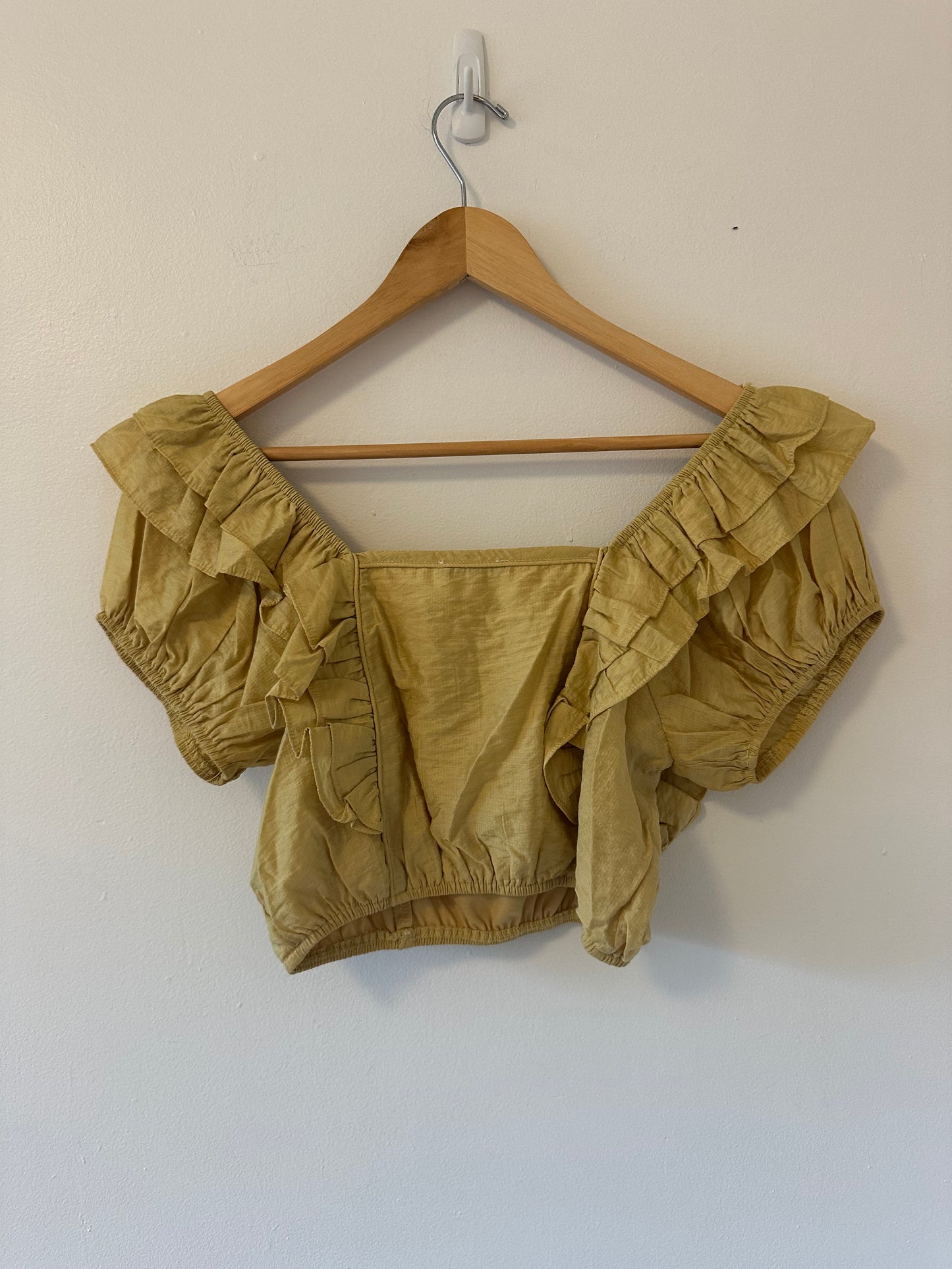 Moon River Puff Sleeve Yellow Ruffled Cropped Blouse | Size XS