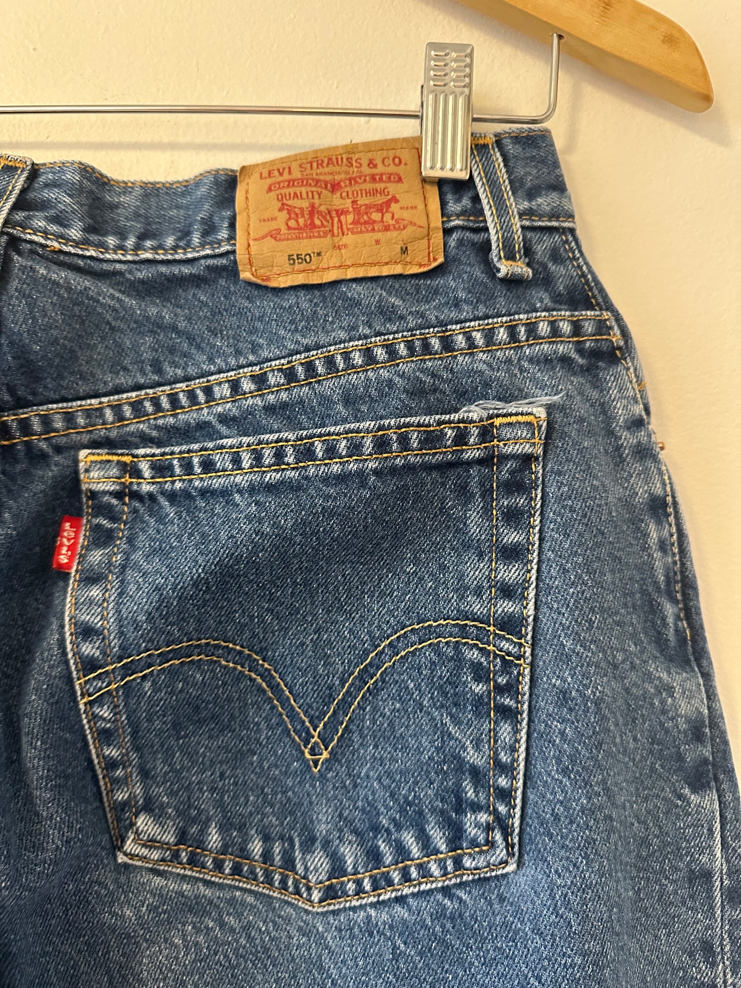 Levi's Vintage 550 Classic Relaxed Fit High Rise Blue Jeans | Size 14