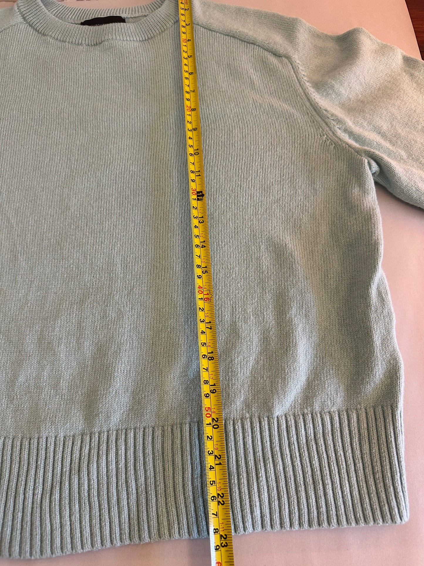 Banana Republic Perfectly Soft Crewneck Sweater in Blue Water - Size Small