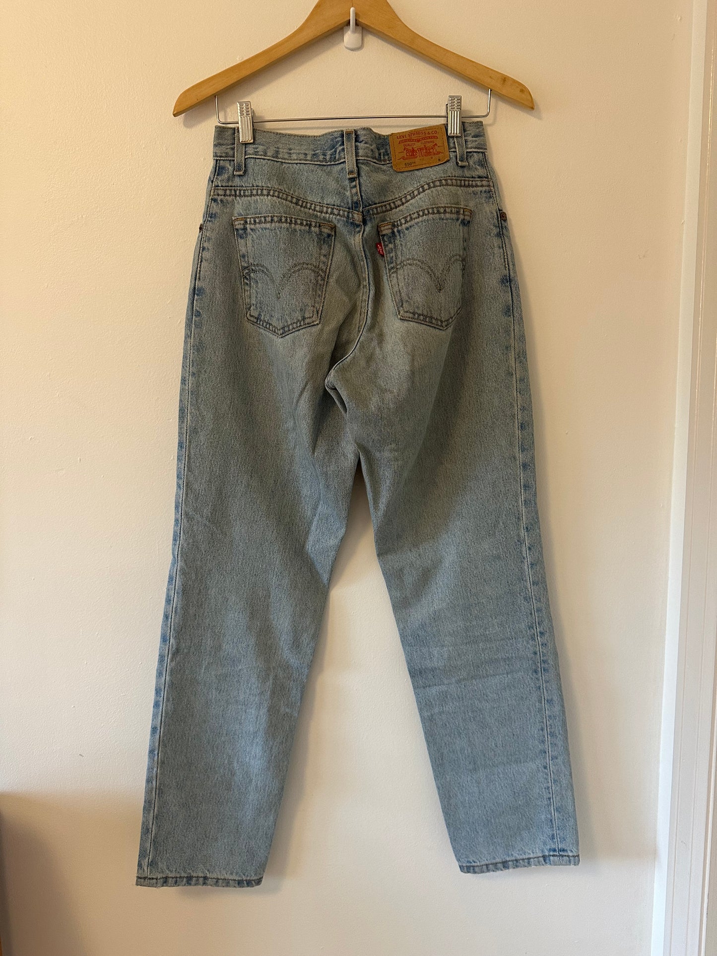 Levi's Vintage 90s Light Blue Classic Relaxed 550 Jeans | Size 6