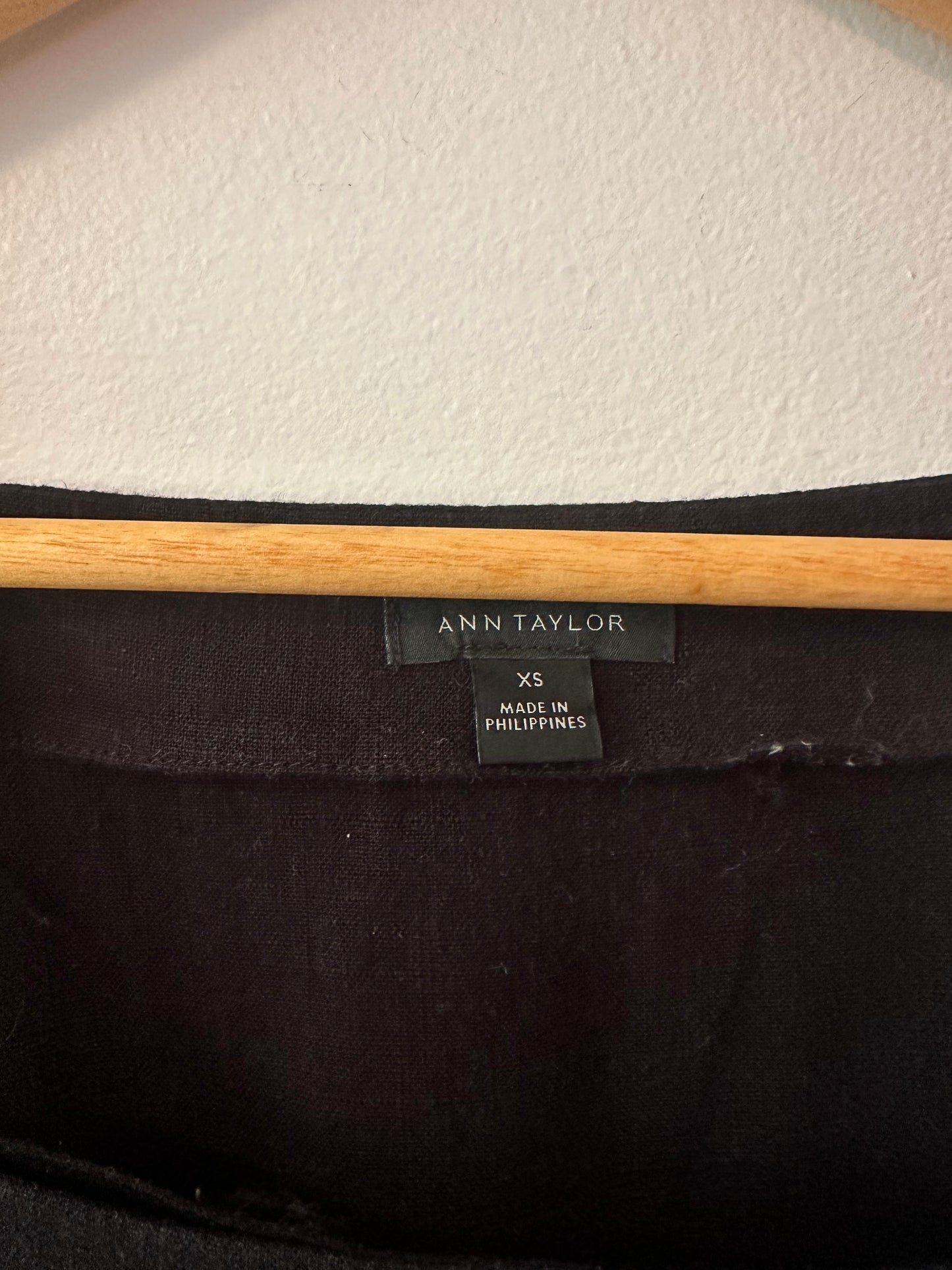 Ann Taylor Black Linen Blend Cropped Tank Top | Size XS
