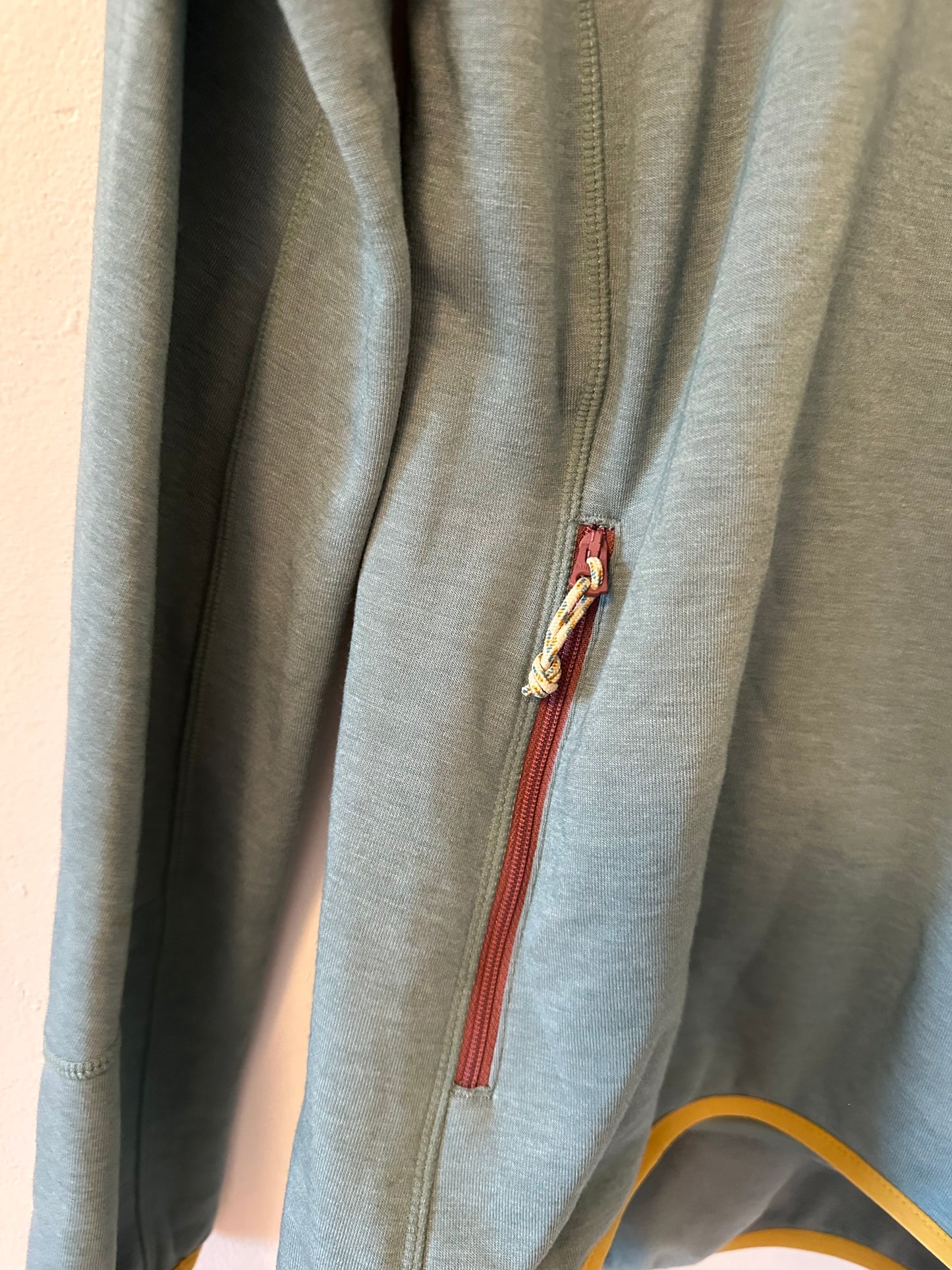 NWT Burton Minturn Crewneck Fleece Long Sleeve Shirt in Trellis Heather | Size Medium