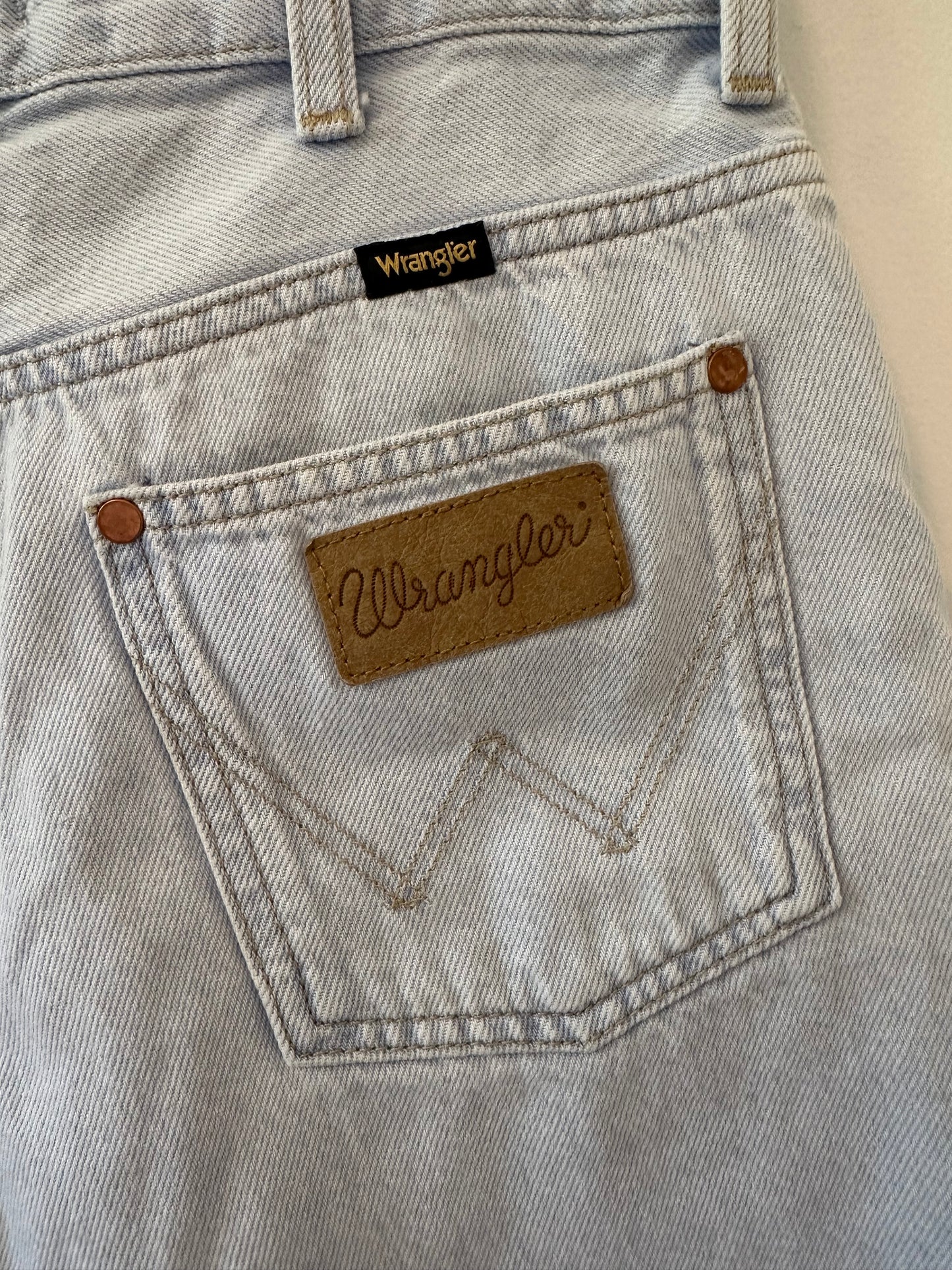 Wrangler A-Line Trick of The Trade Light Blue Frayed Hem Jean Shorts - Size 27