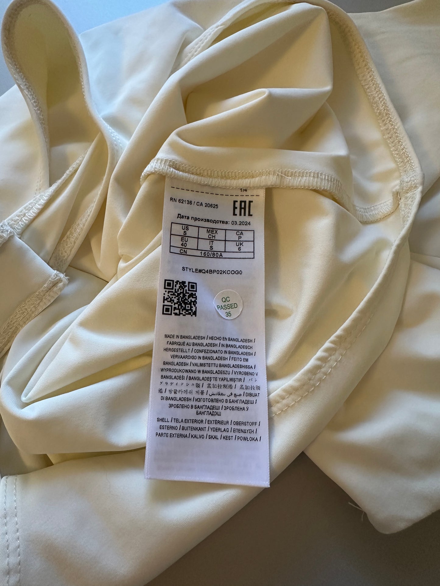Guess Women's White V-Neck Smoothing Sleeveless Bodysuit | Size Small