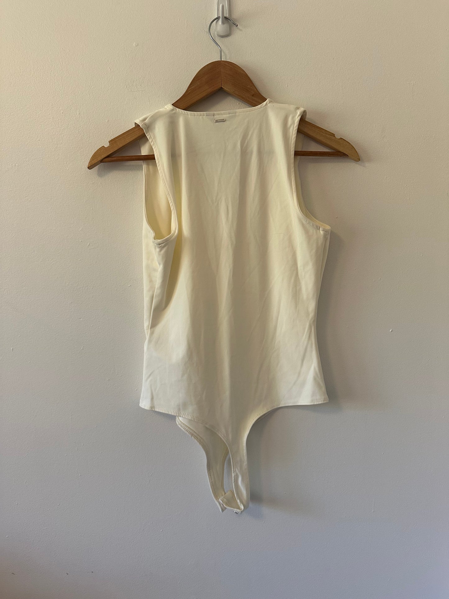 Guess Women's White V-Neck Smoothing Sleeveless Bodysuit | Size Small