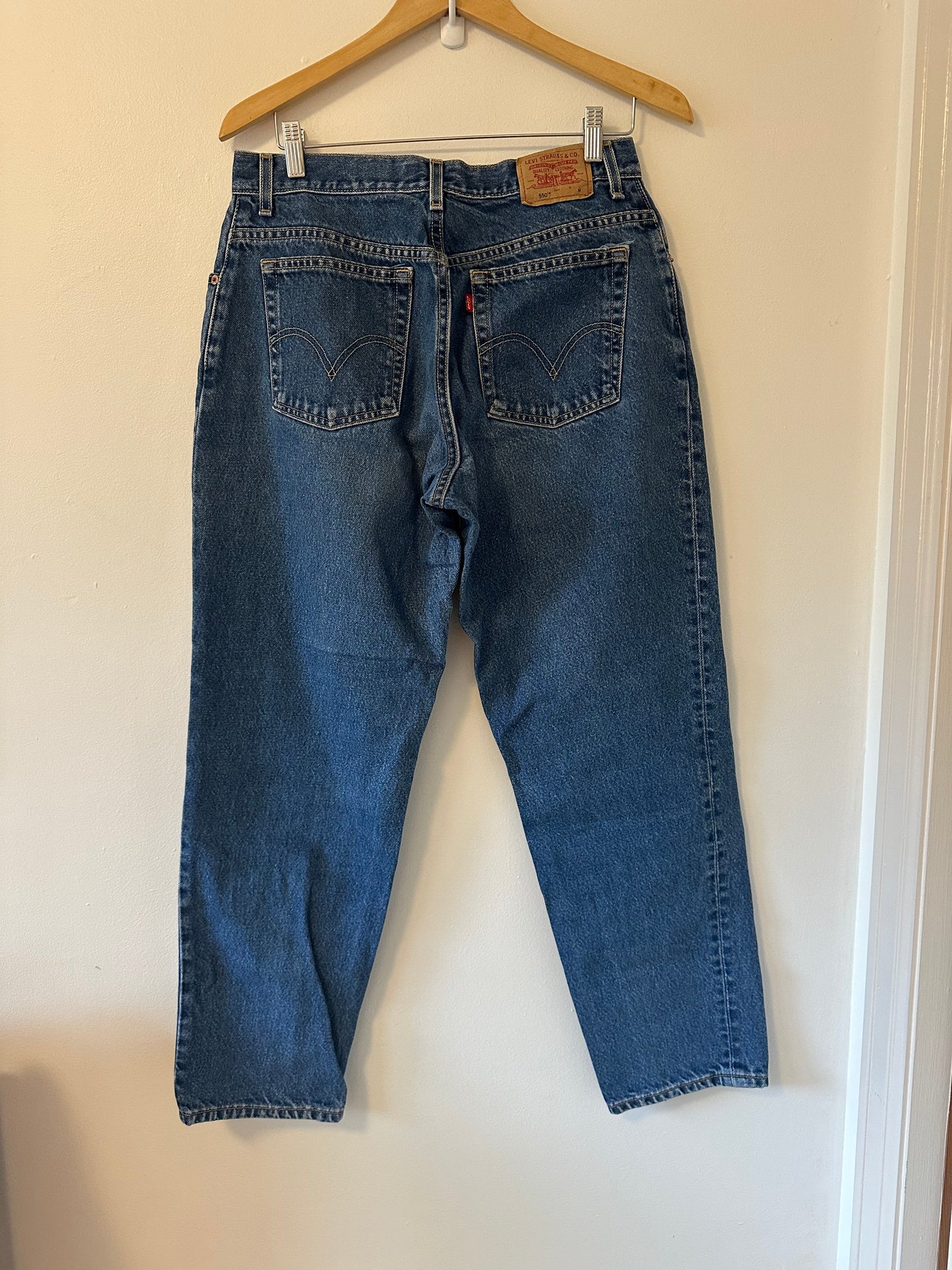 Levi's Vintage 550 Classic Relaxed Fit High Rise Blue Jeans | Size 14