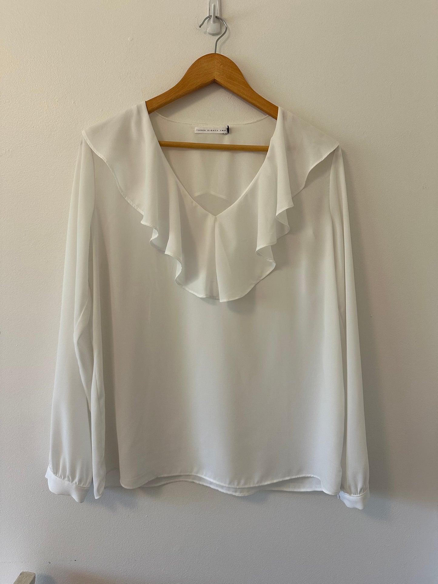 Three Eighty Two White Ruffle V-Neck Blouse Size Medium