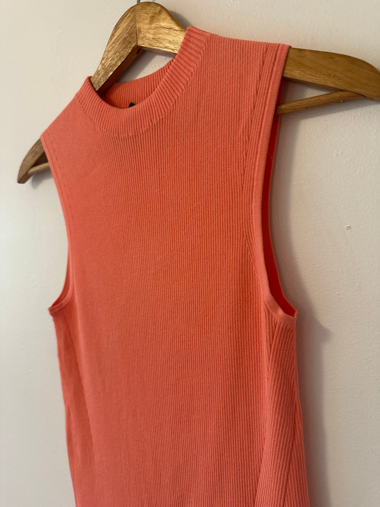 Boss Sleeveless Ribbed Coral Mock Neck Tank Top | Size Large