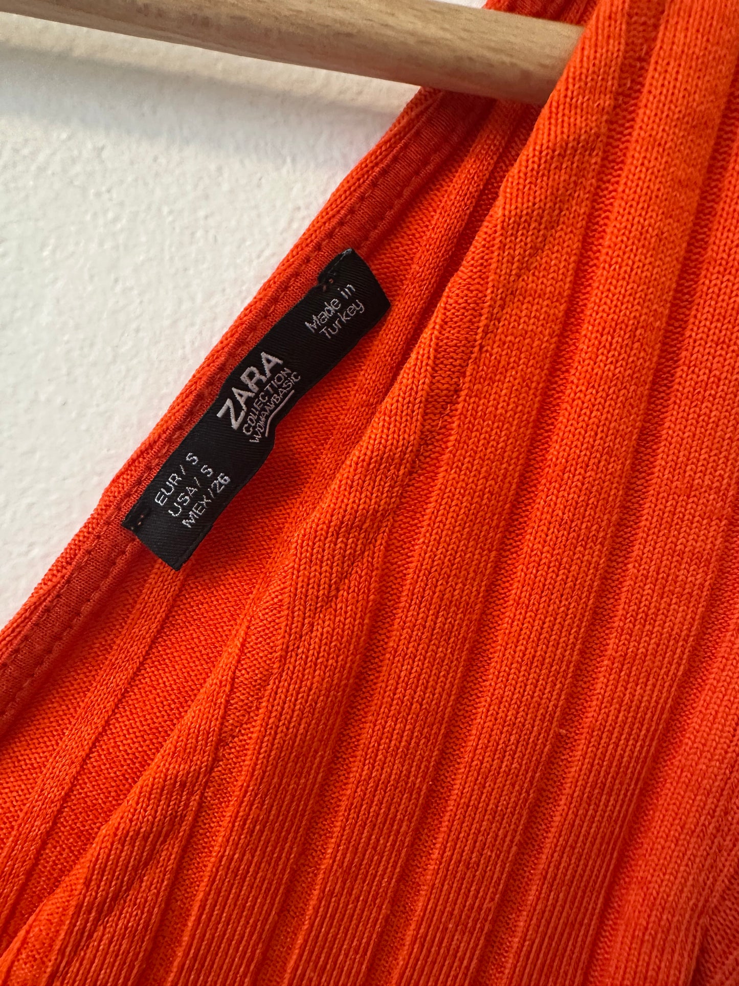 Zara Ribbed Bodysuit in Orange - Size Small