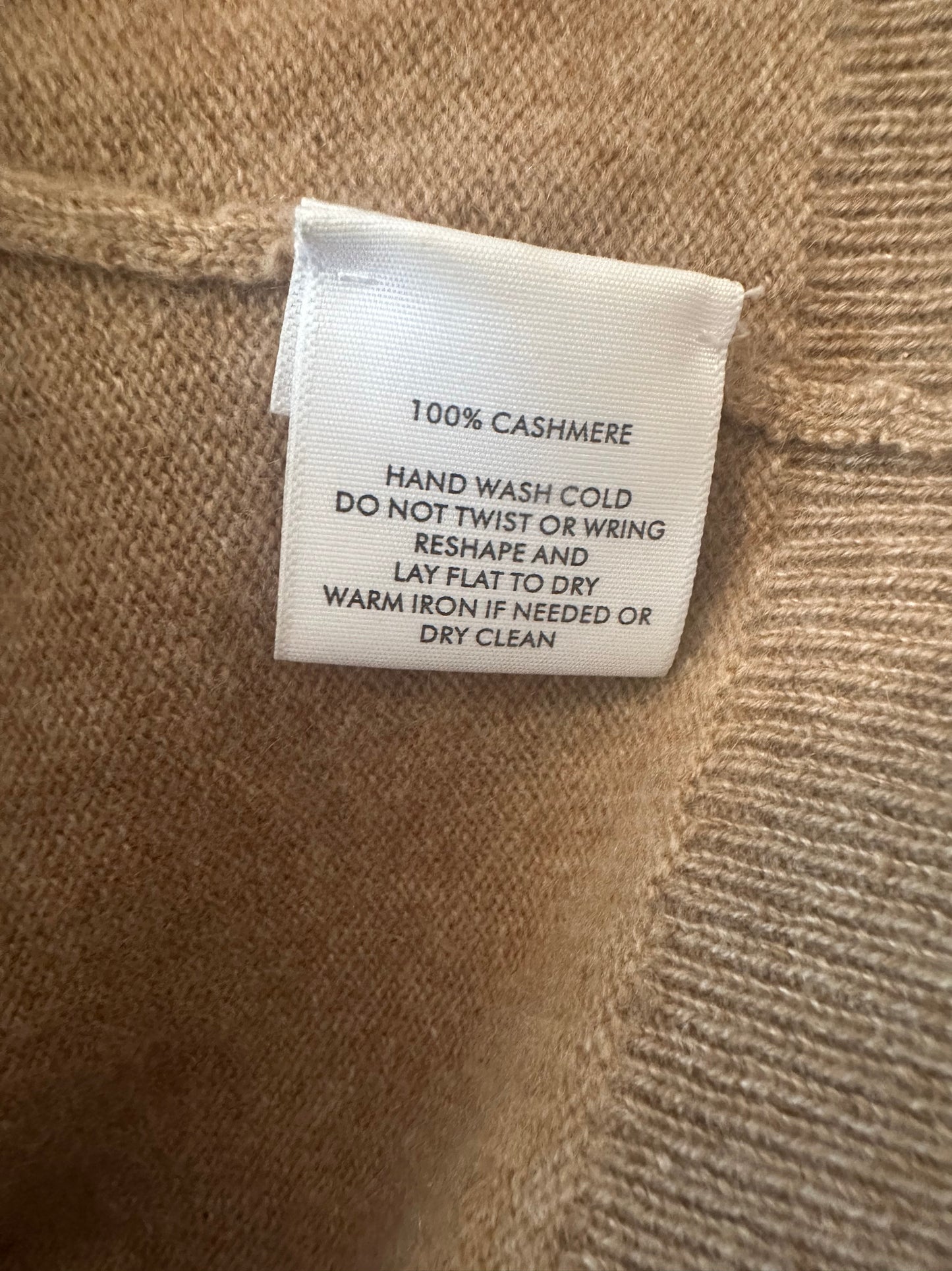 White + Warren Essentials Classic Crewneck Cashmere Sweater in Camel Heather - Small