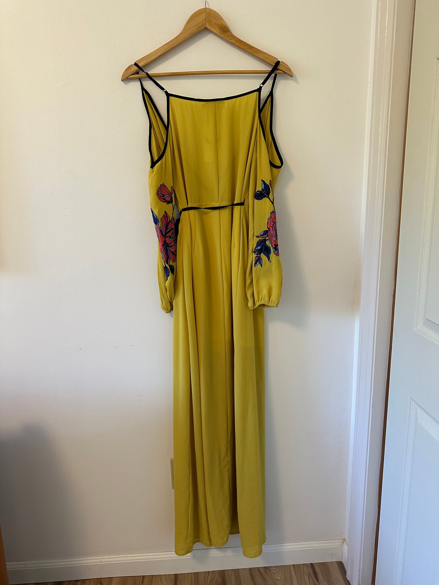 NWT The Room Yellow Long Sleeve Dress Cold Shoulder with Floral Details | Size Small