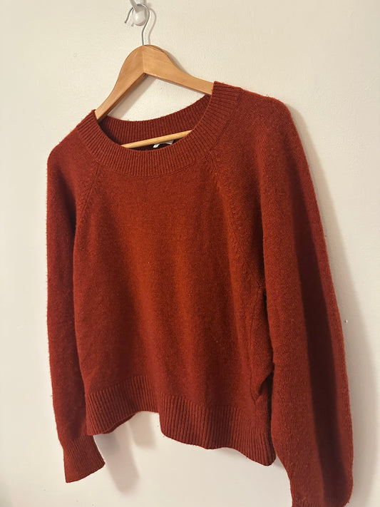 Vince Raglan Dolman Sleeve Crew Neck Sweater in Rust Red | Size Medium
