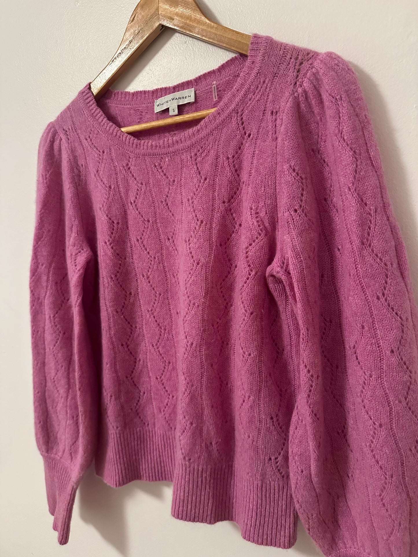 White + Warren Cashmere Pointelle Puff Sleeve Sweater in Berry Pink | Size Small