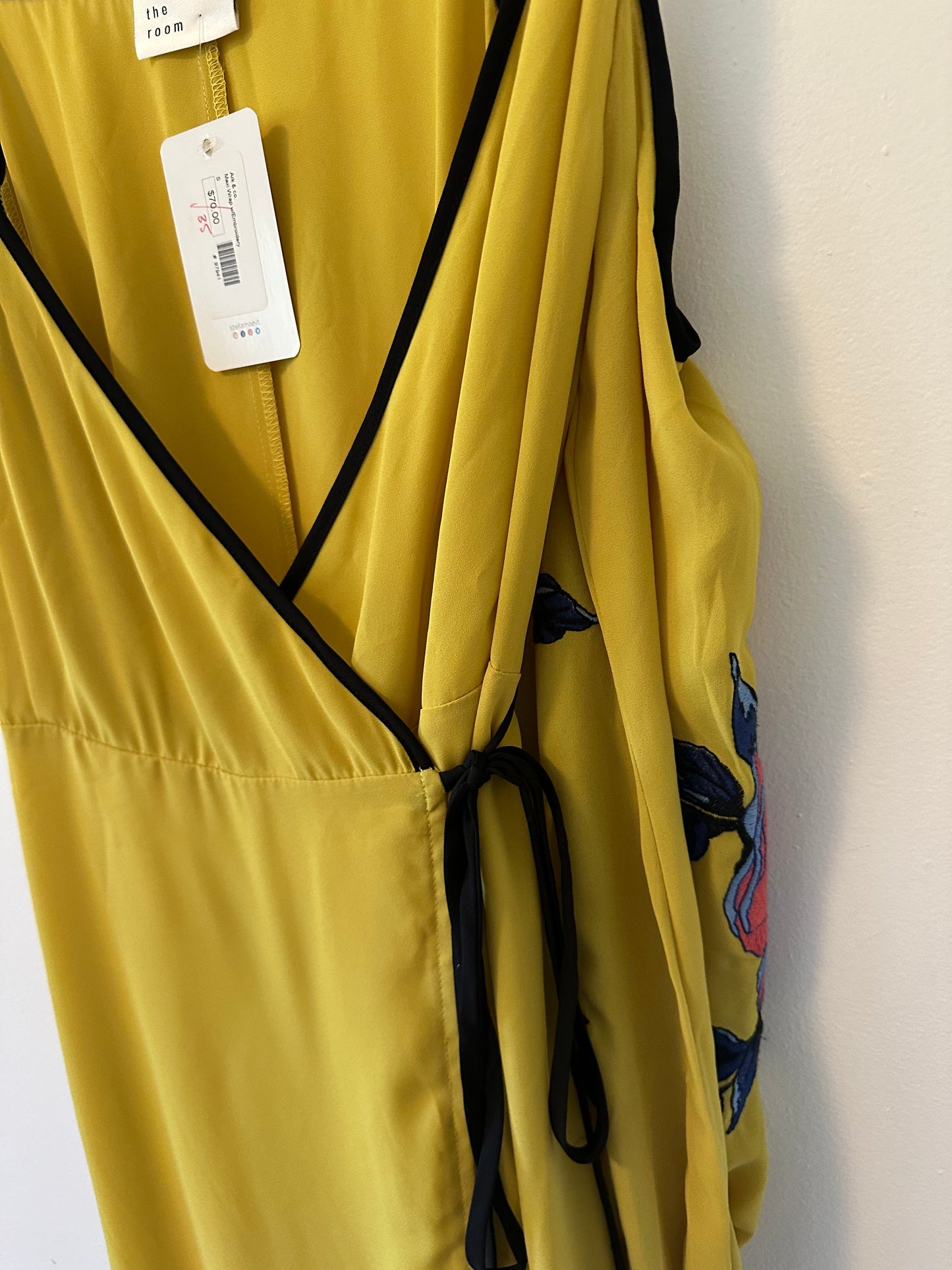 NWT The Room Yellow Long Sleeve Dress Cold Shoulder with Floral Details | Size Small