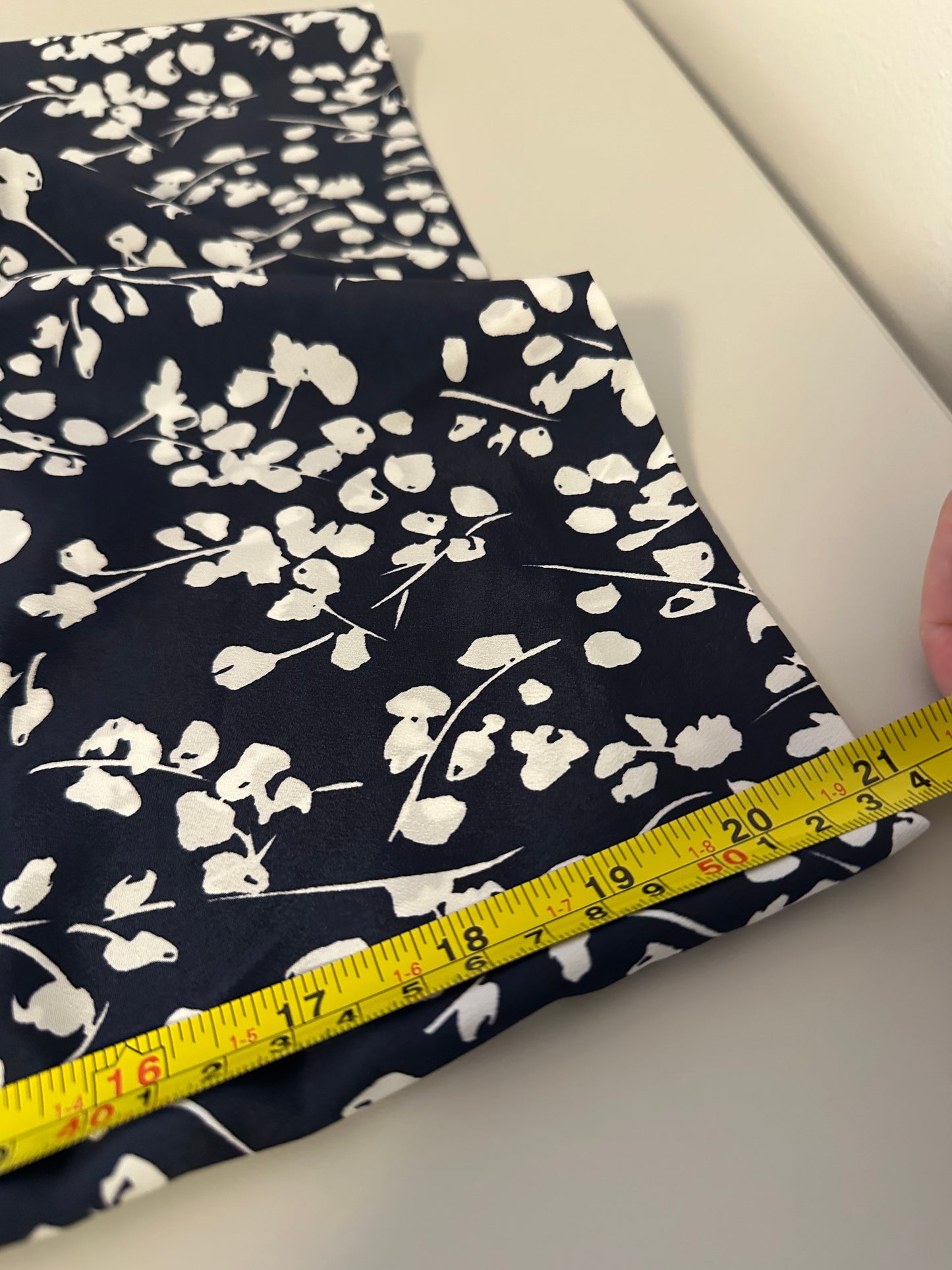 Eliza J NWT Leaf Print Navy and White Floral Wide Leg Cropped Jumpsuit | Size 2