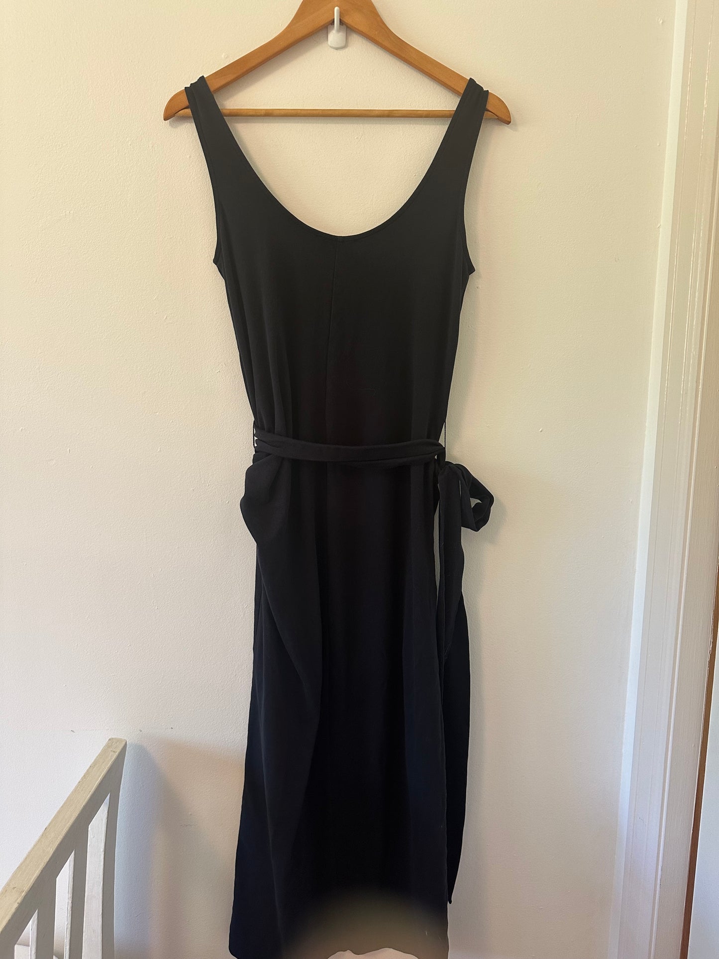 Vince. Tie Waist Cotton Dress Sleeveless Midi Scoop in Black - Size Medium