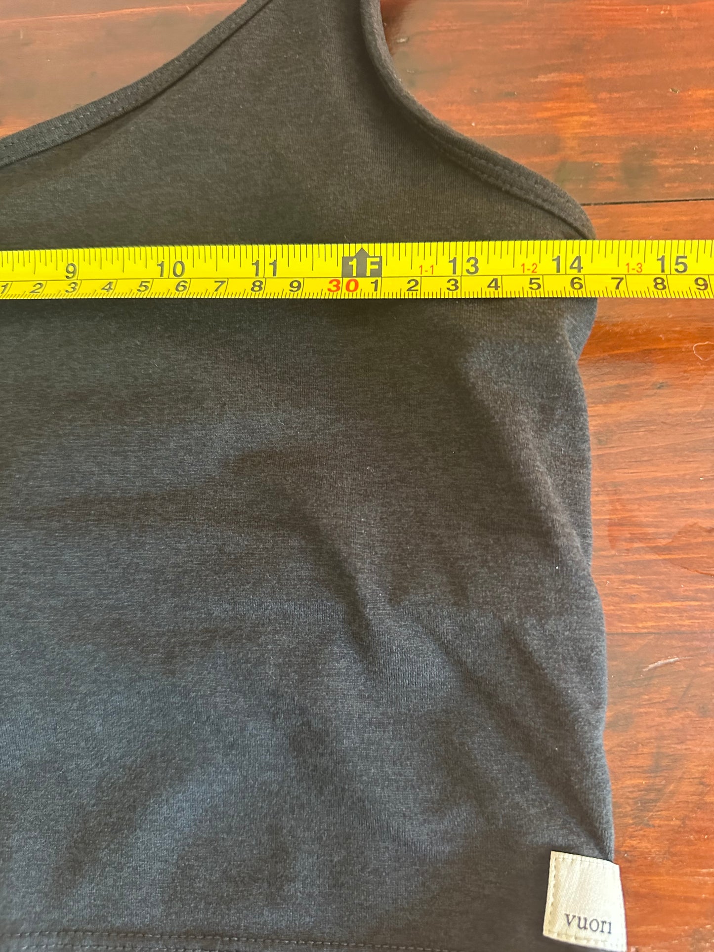 Vuori Black Women's Cropped Tank Top Size XL
