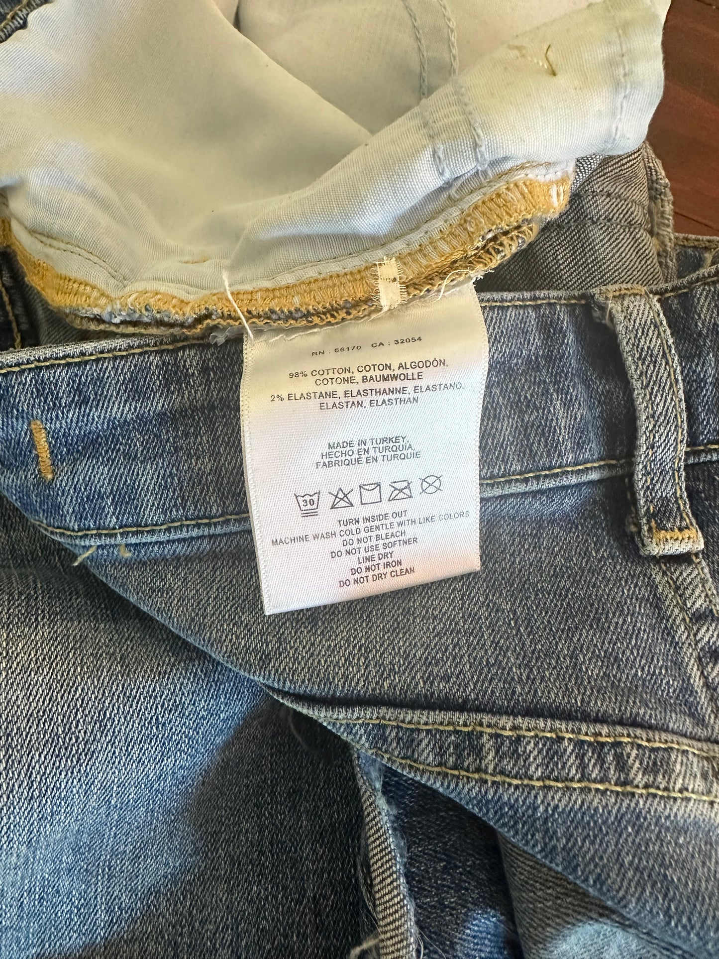 Pilcro Slim Boyfriend Denim Distressed Women Shorts - Size 28