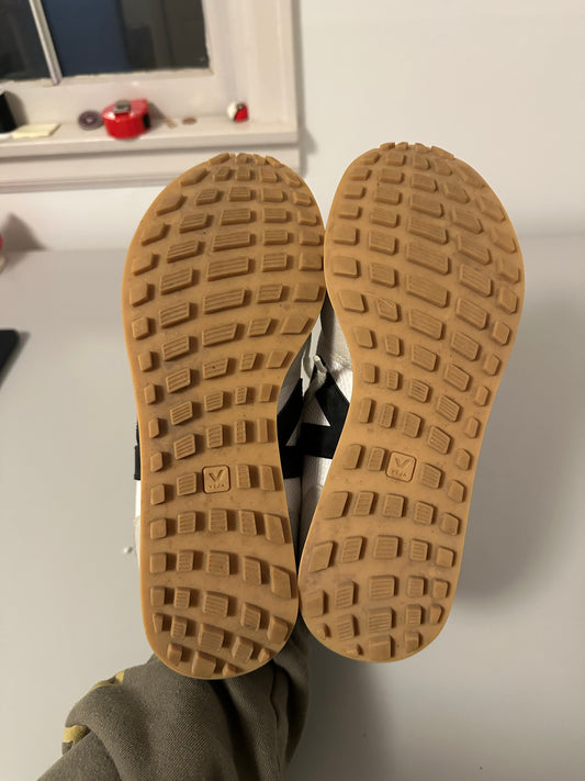 Veja SDU Alveomesh White Black Pierre Sneakers | Size 9