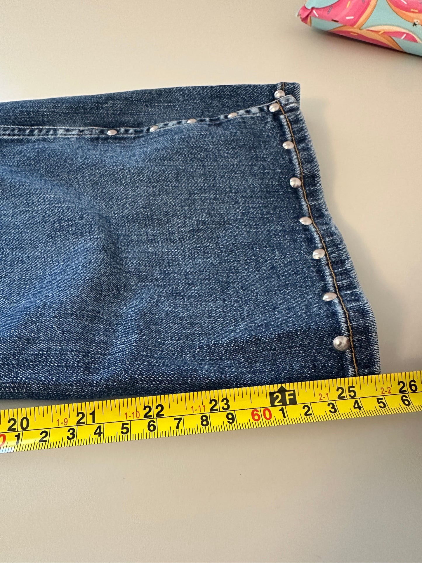 7 For All Mankind High Waist Slim Kick Jukebox with Hem Studs | Size 32