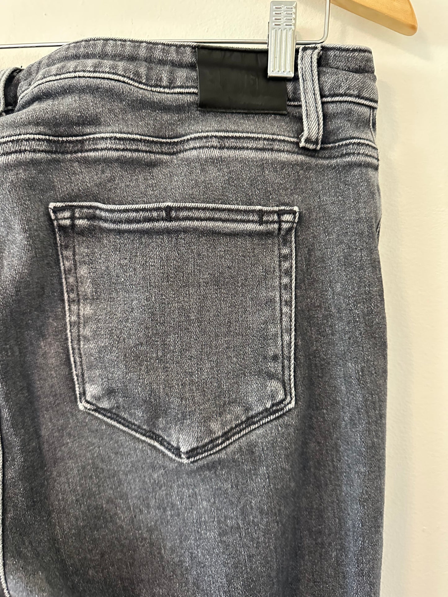 PAIGE Cindy Straight Leg Jeans in Distressed Gray | Size 34