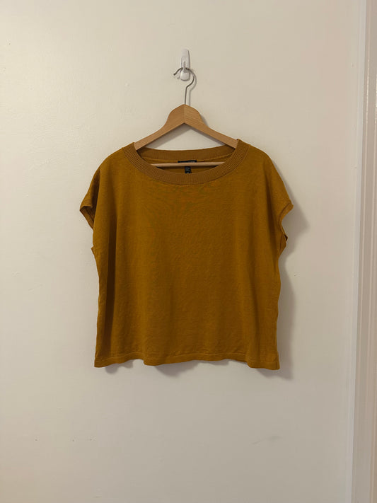 Eileen Fisher Organic Linen Cotton Round Neck Box-Top in Goldenrod | Size Small