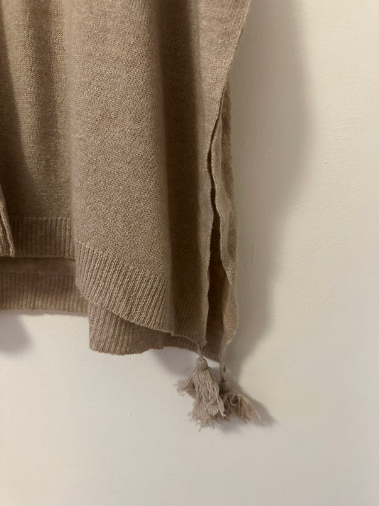 Islefield Taupe Cashmere Poncho with Tassels | One Size