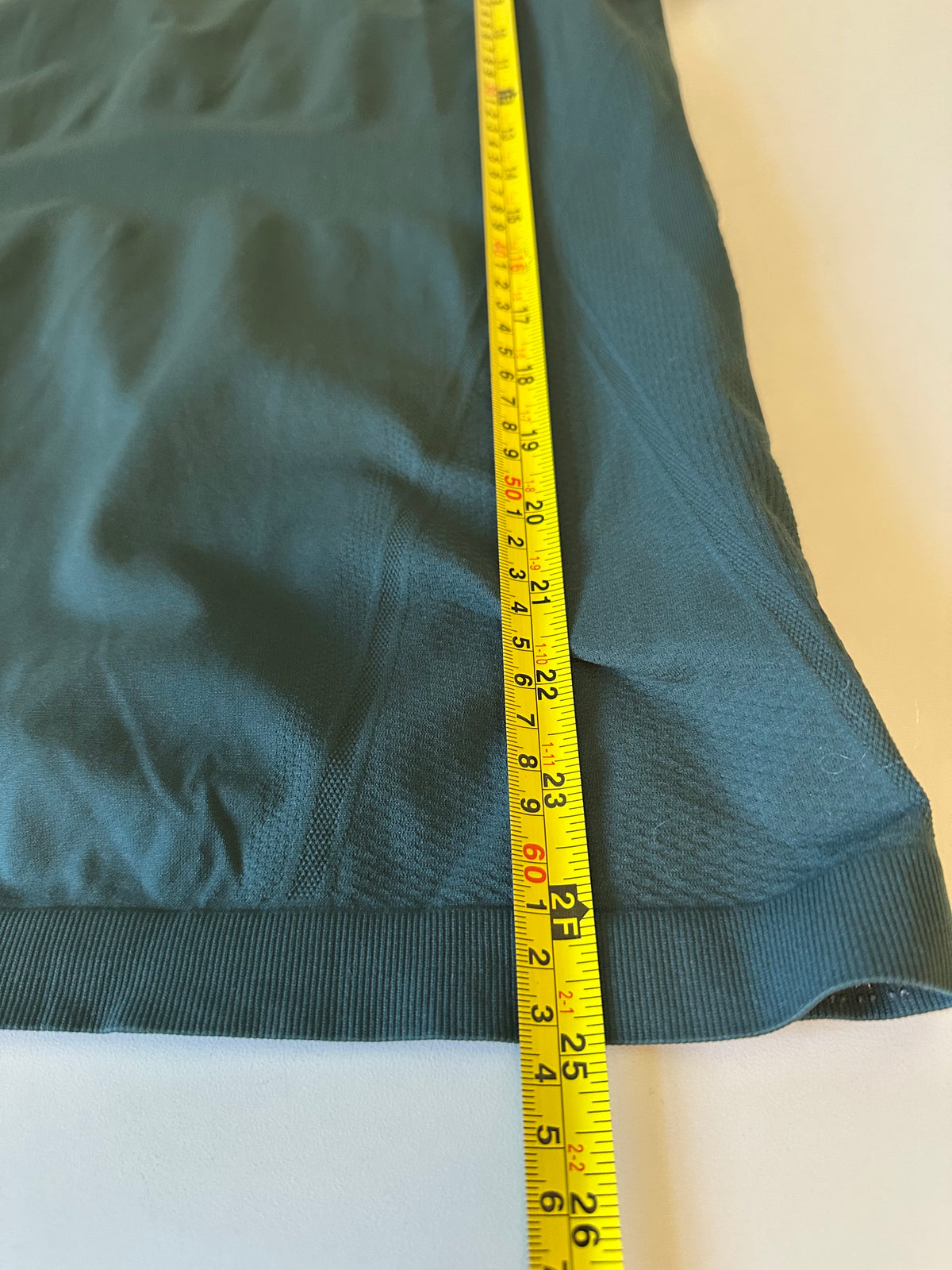 Athleta Momentum Seamless Short Sleeve Tee in Forest Green | Size Medium