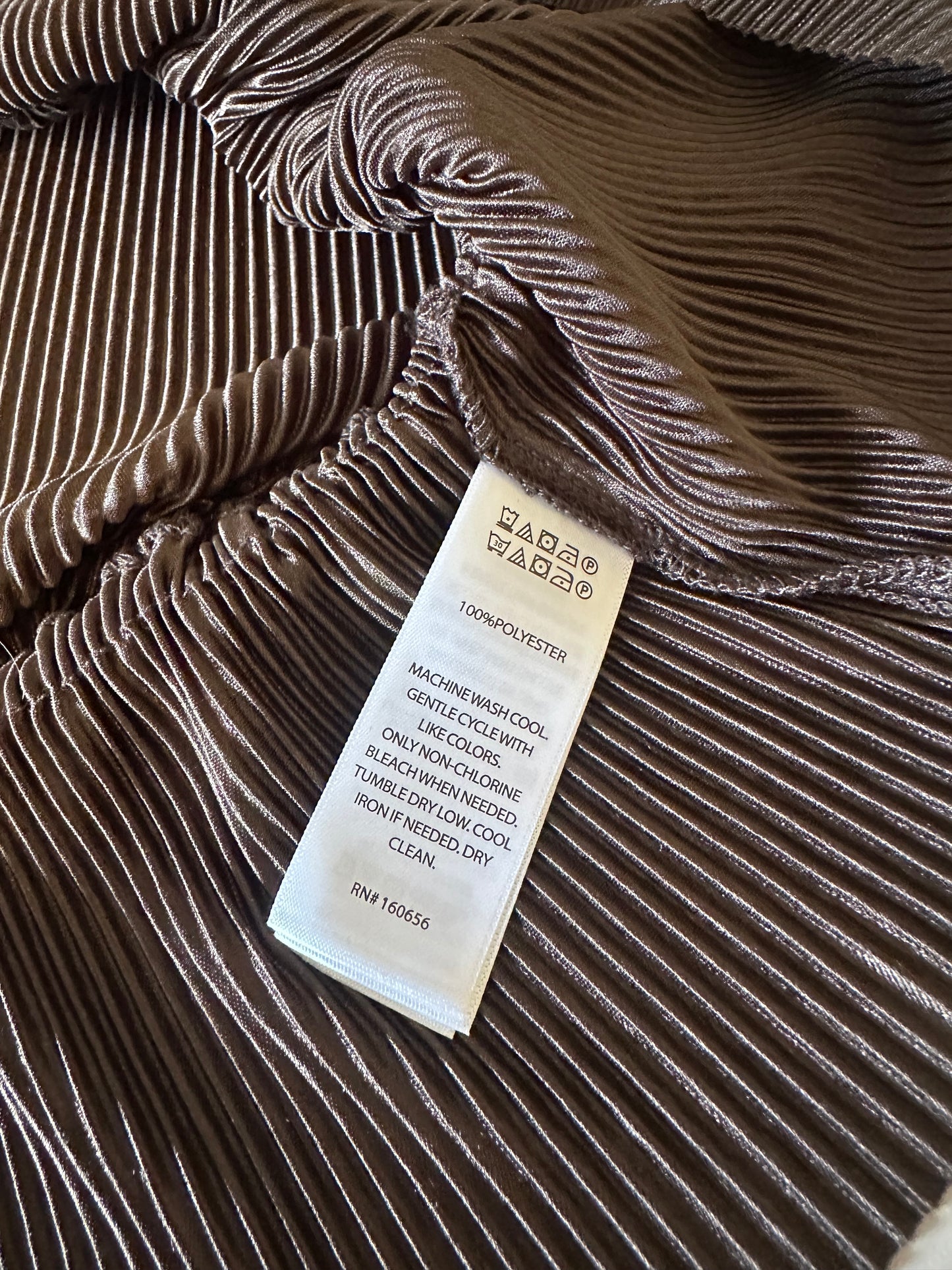 Sincerely Jules Brown Plisse Pleated V-Neck Peplum Tie Back Blouse | Size Large