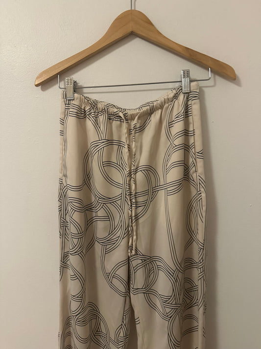 H&M Drapey Pants With Wide Leg and Elastic Waist in Black and White Pattern