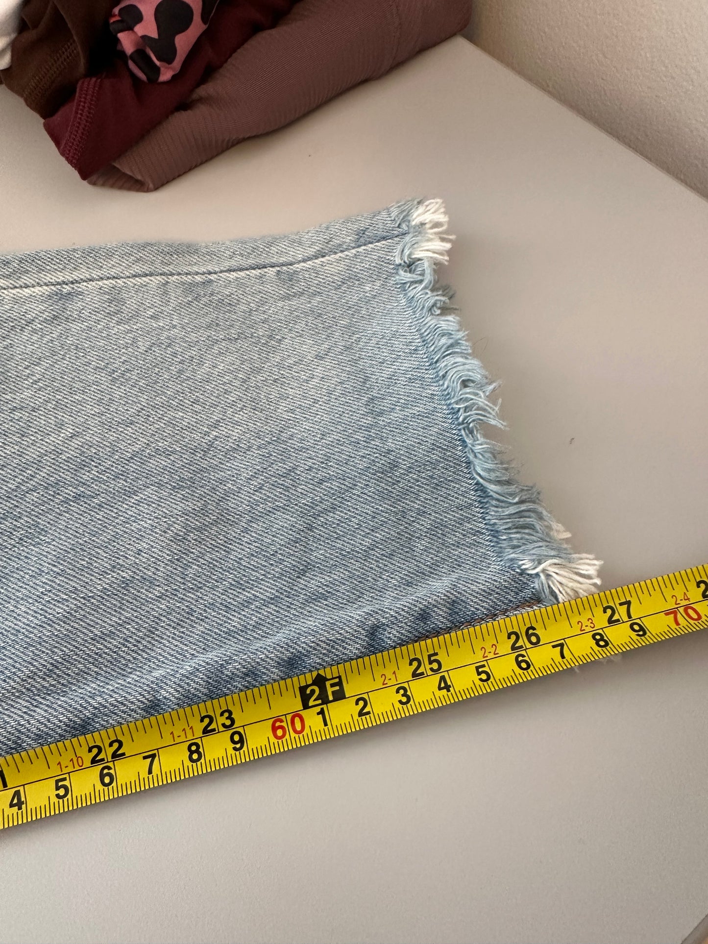 NWT Levi's Distressed Ankle Fit Wedgie Light Wash Jeans | Size 25
