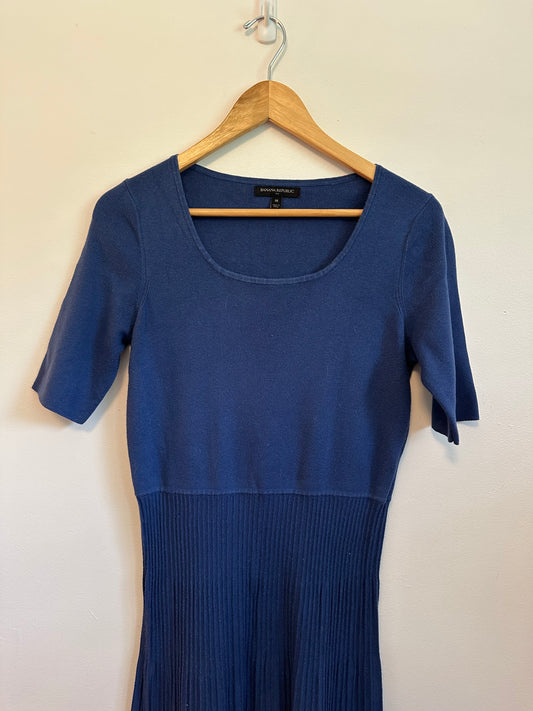 Banana Republic Blue Short Sleeve Ribbed Knit Scoop Neck Sweater Dress | Size Medium