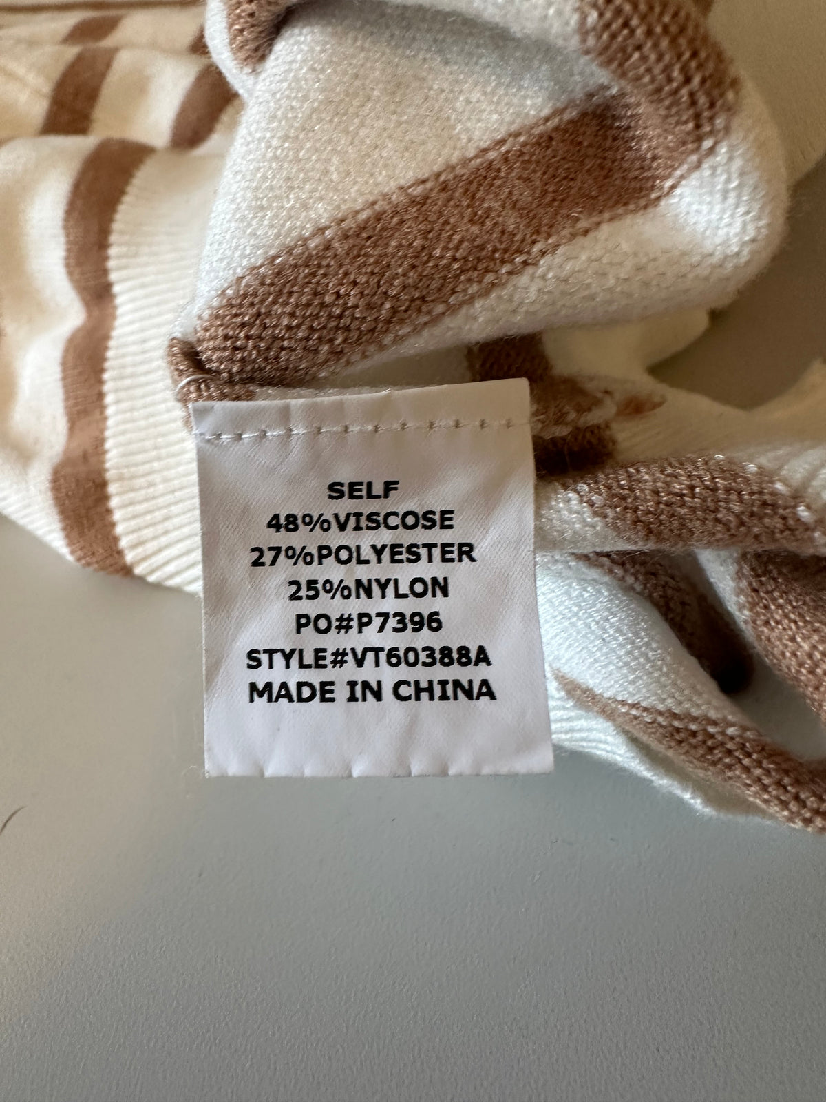 Vine & Love White and Tan Striped Puff Sleeve Sweater | Size Small